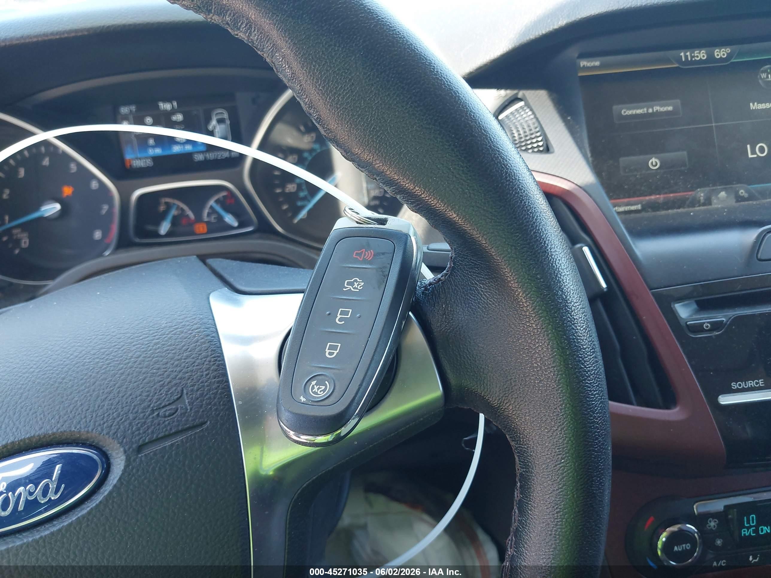 2014 Ford Focus Titanium Silver vin: 1FADP3N2XEL377889