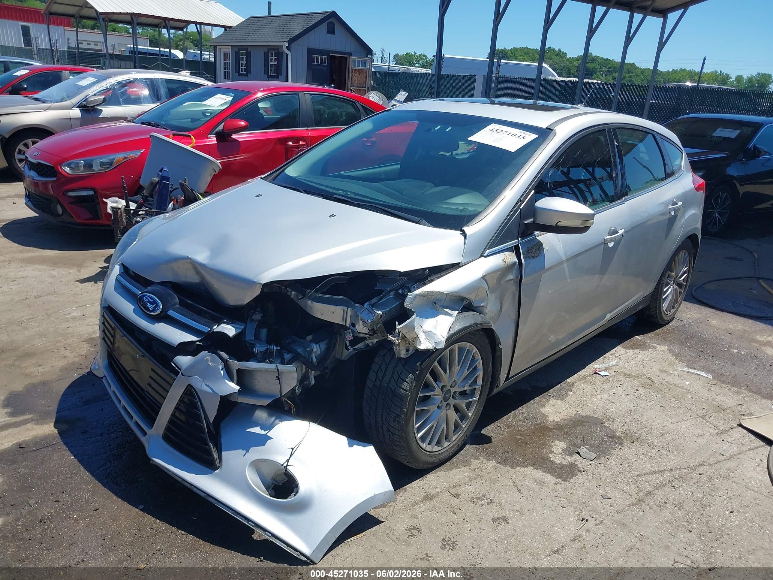 2014 Ford Focus Titanium Silver vin: 1FADP3N2XEL377889