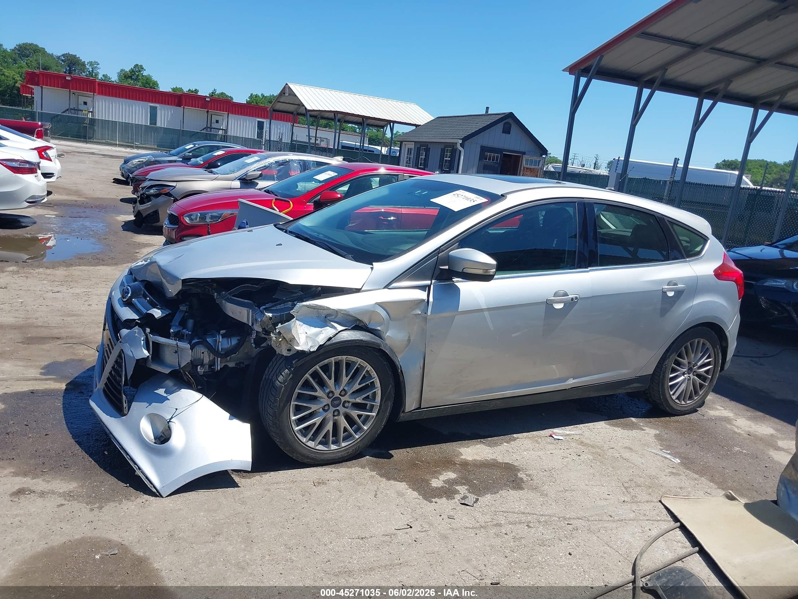 2014 Ford Focus Titanium Silver vin: 1FADP3N2XEL377889