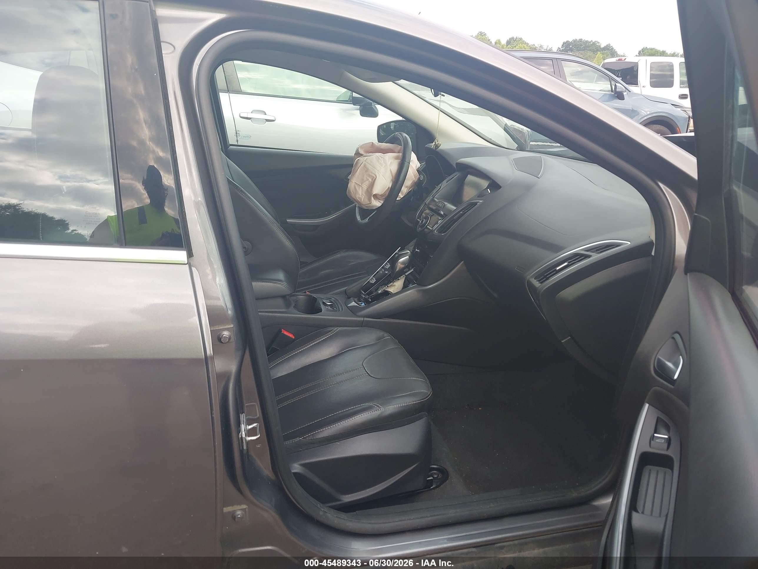 2014 Ford Focus Titanium Black vin: 1FADP3N2XEL402712