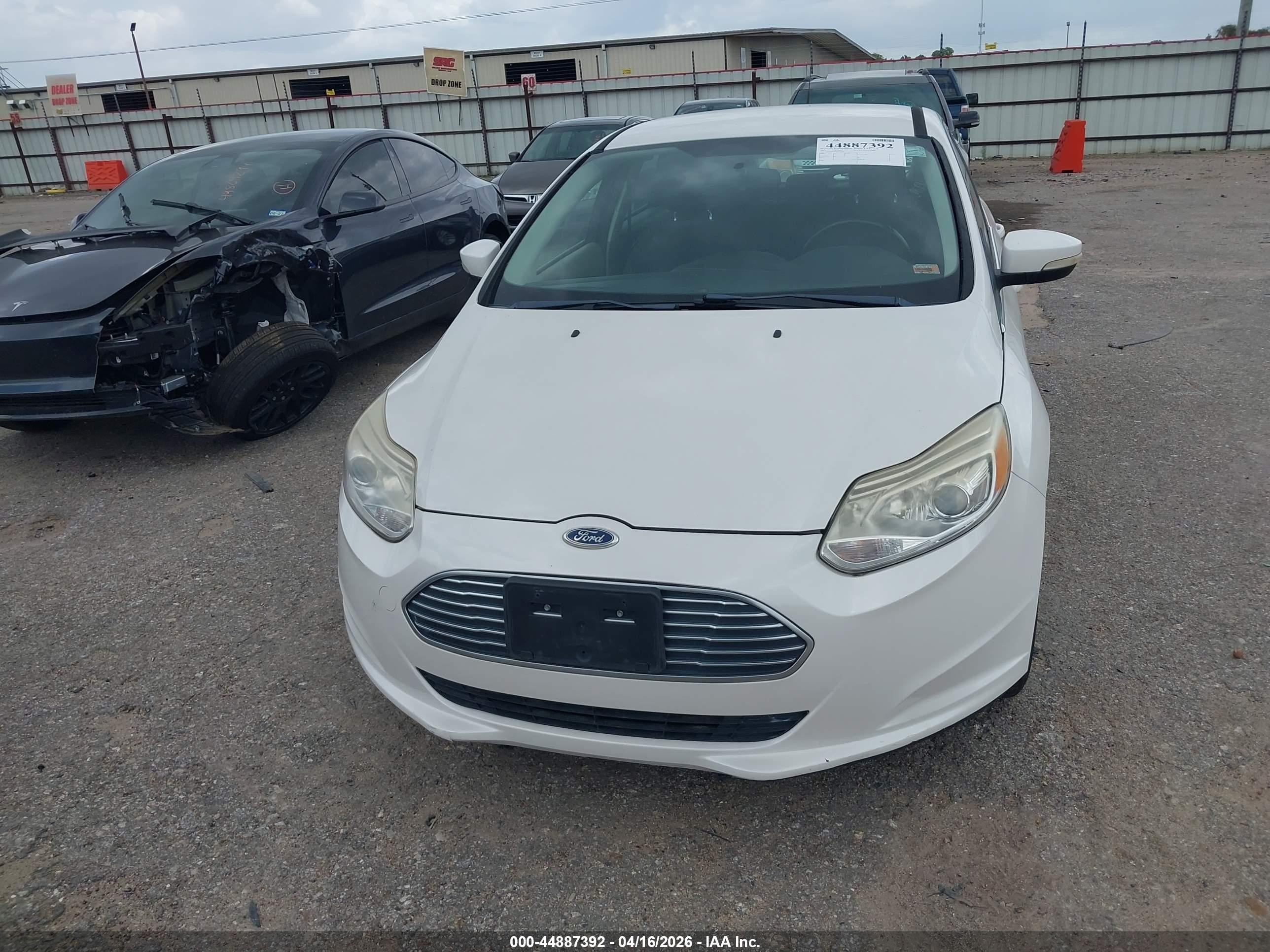 2013 Ford Focus Electric   White vin: 1FADP3R40DL251910