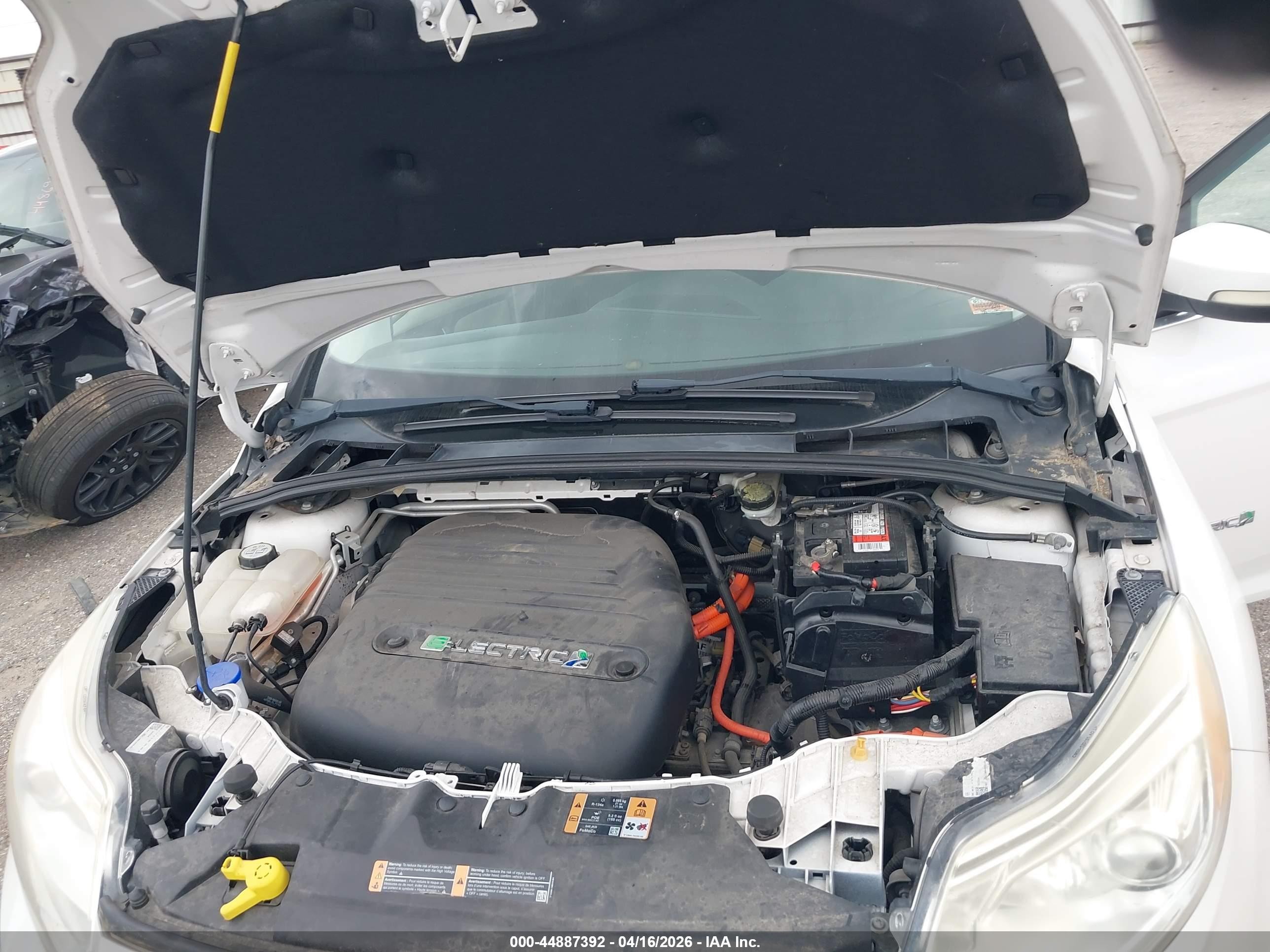 2013 Ford Focus Electric   White vin: 1FADP3R40DL251910