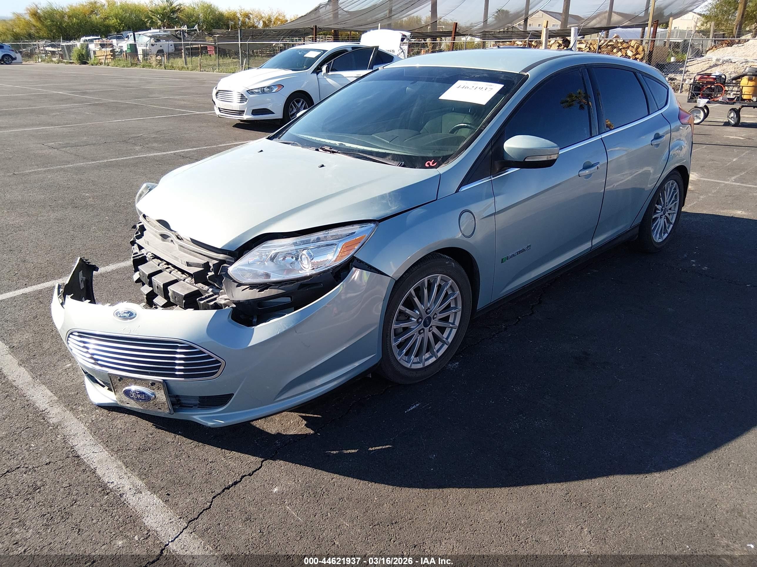 2013 Ford Focus Electric   Light Blue vin: 1FADP3R40DL364403