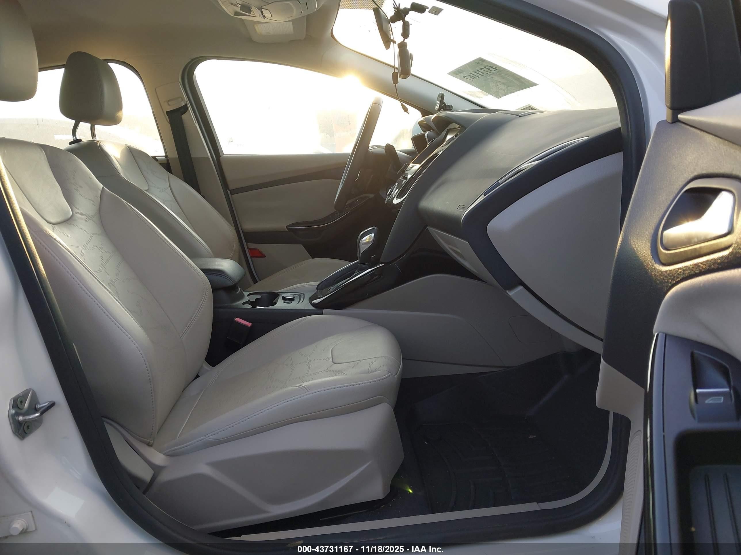 2013 Ford Focus Electric   White vin: 1FADP3R42DL126018