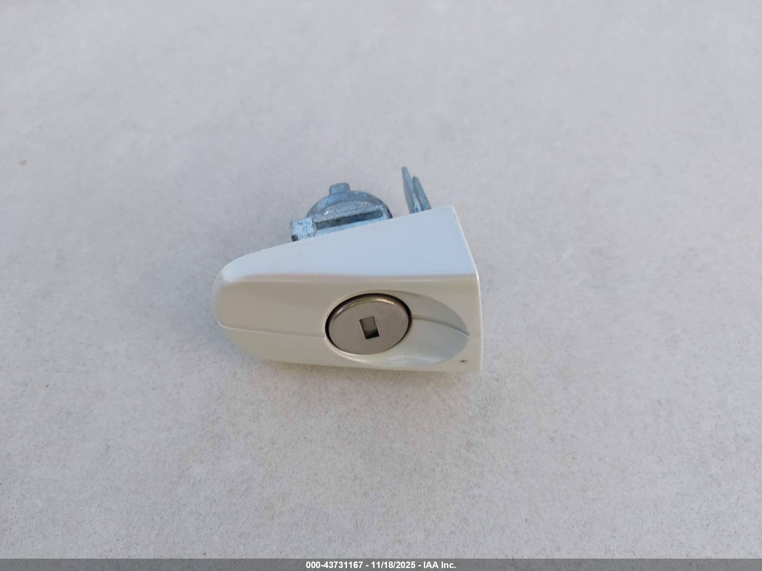 2013 Ford Focus Electric   White vin: 1FADP3R42DL126018