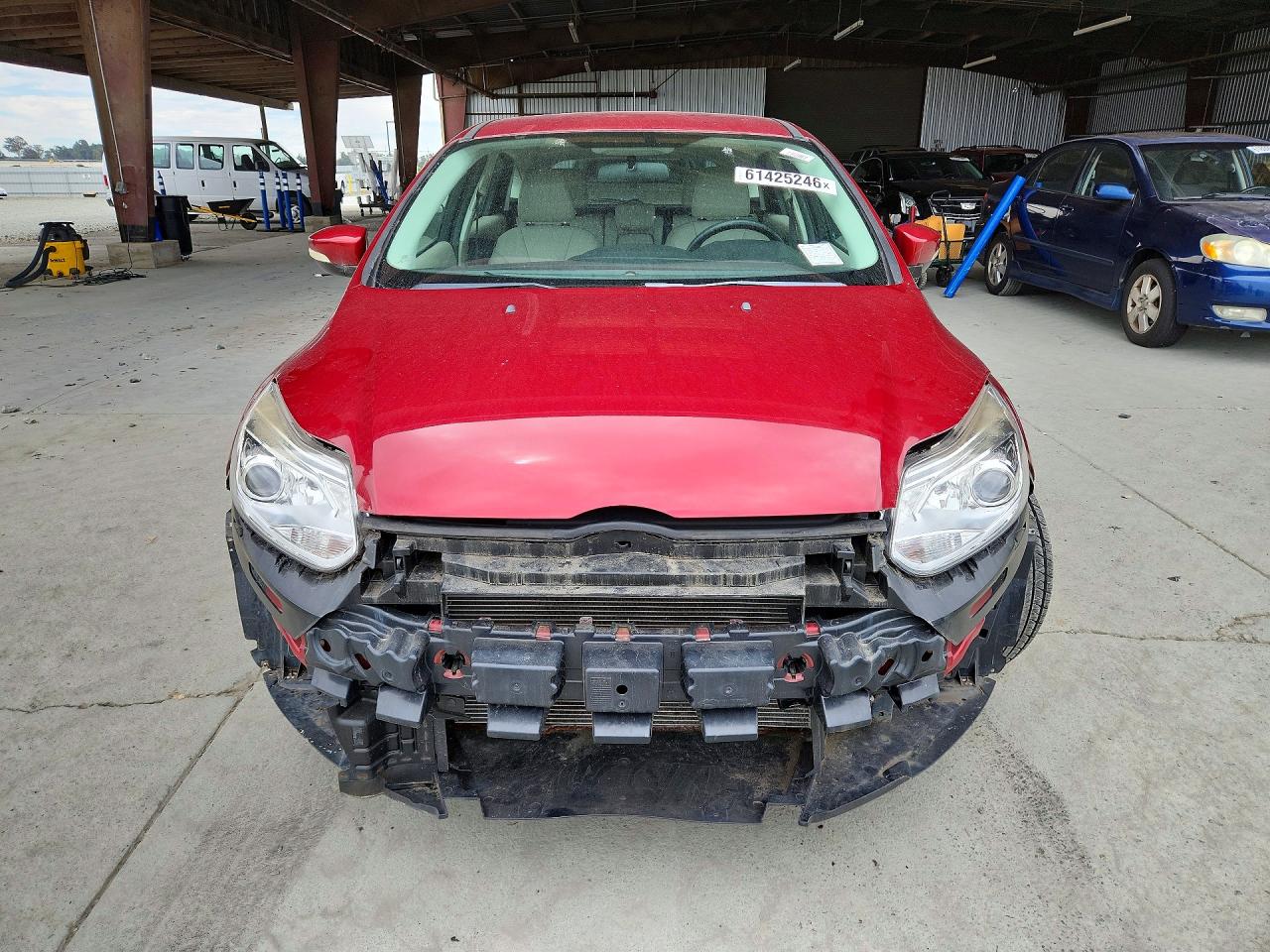 2015 Ford Focus Bev Red vin: 1FADP3R43FL222095