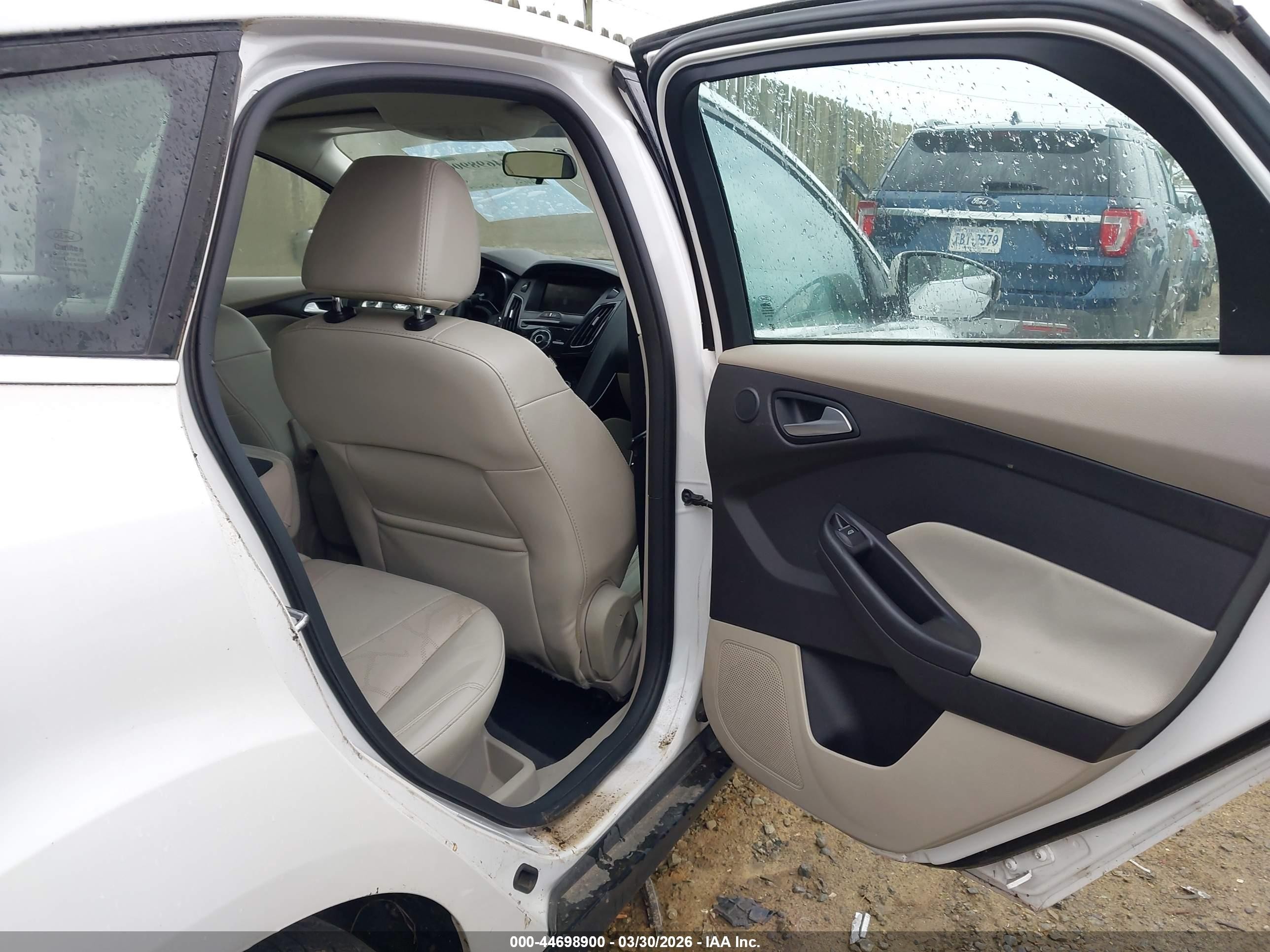 2013 Ford Focus Electric   White vin: 1FADP3R44DL318217