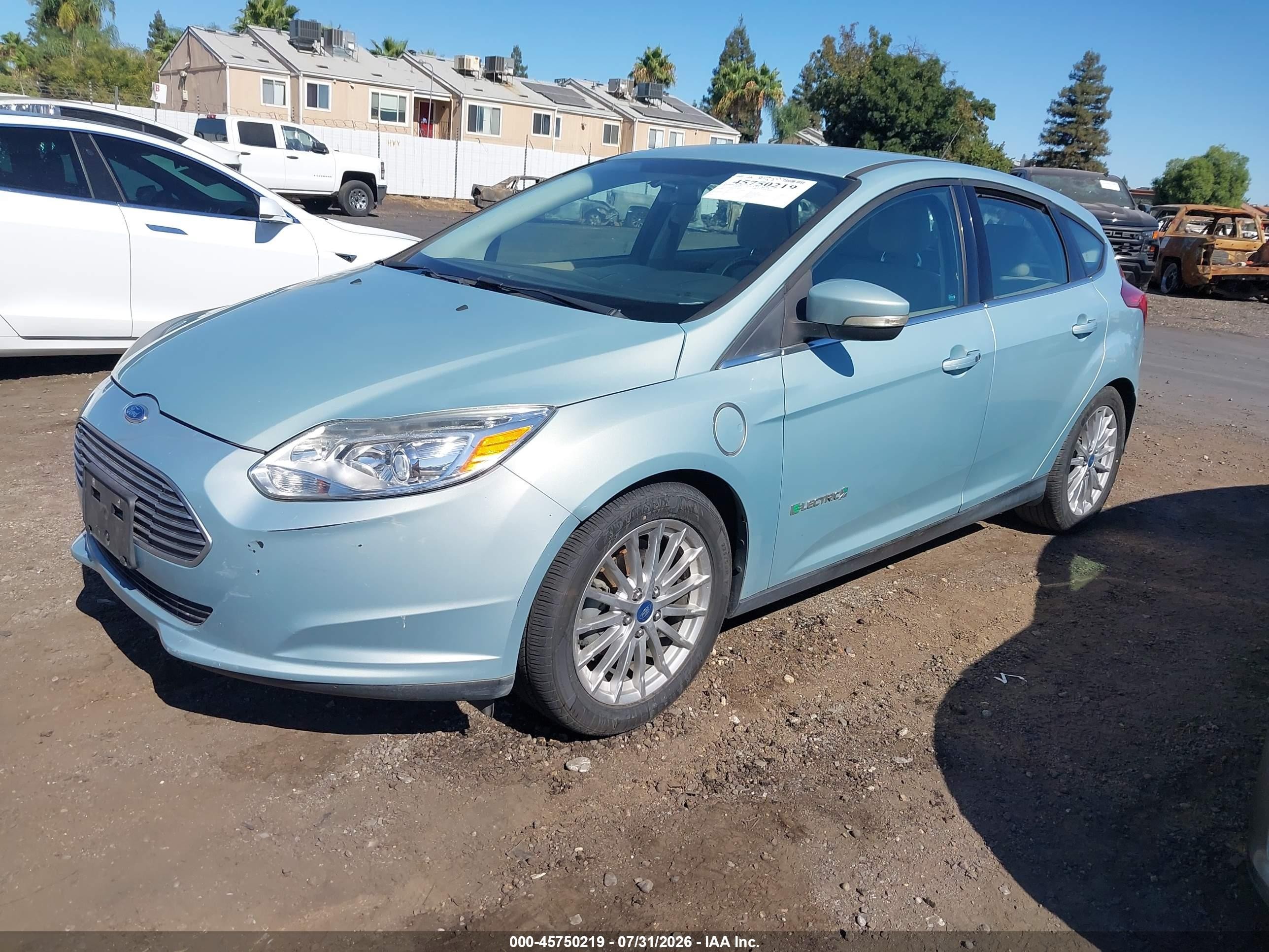 2013 Ford Focus Electric   Light Blue vin: 1FADP3R45DL125977