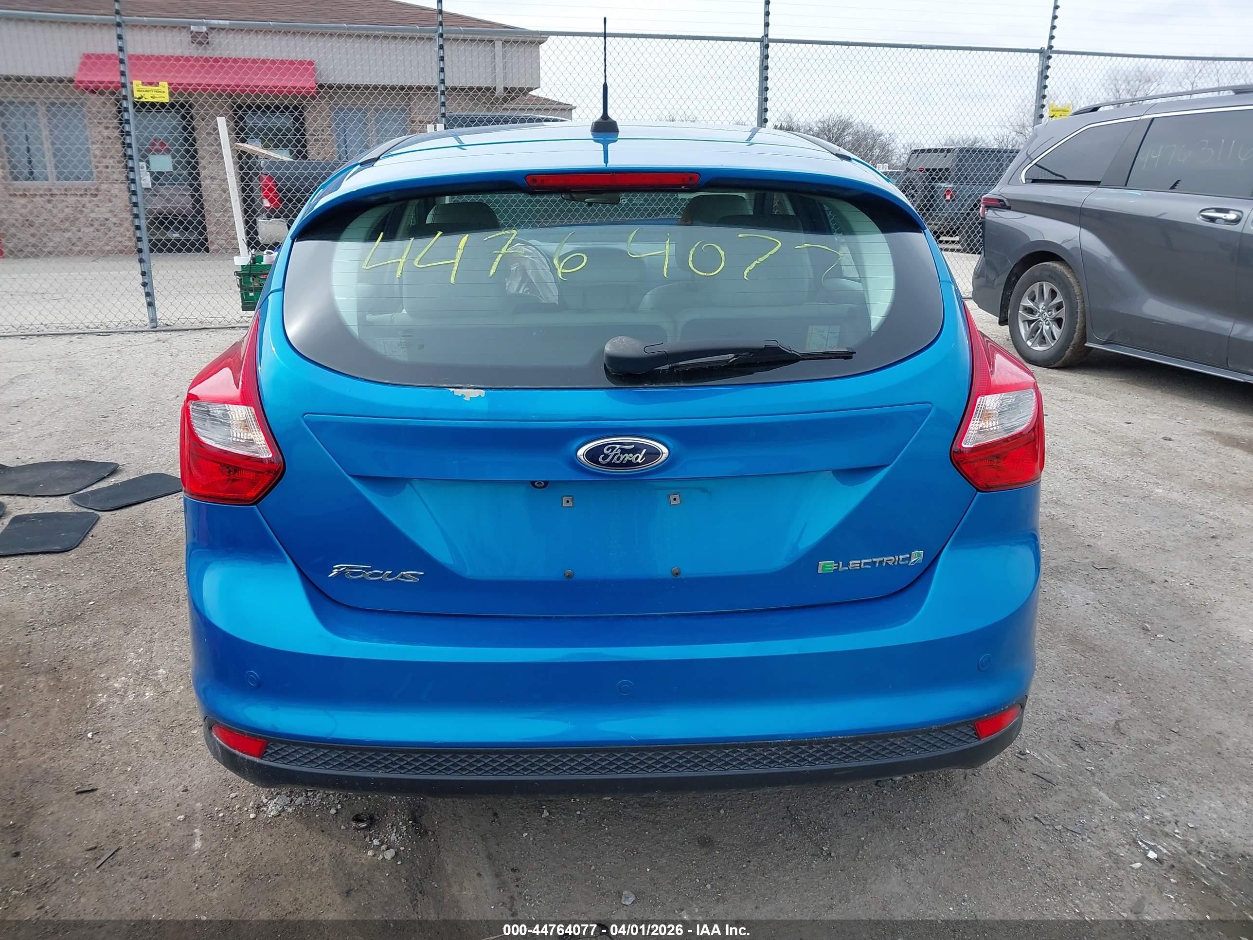 2013 Ford Focus Electric   Blue vin: 1FADP3R45DL191929