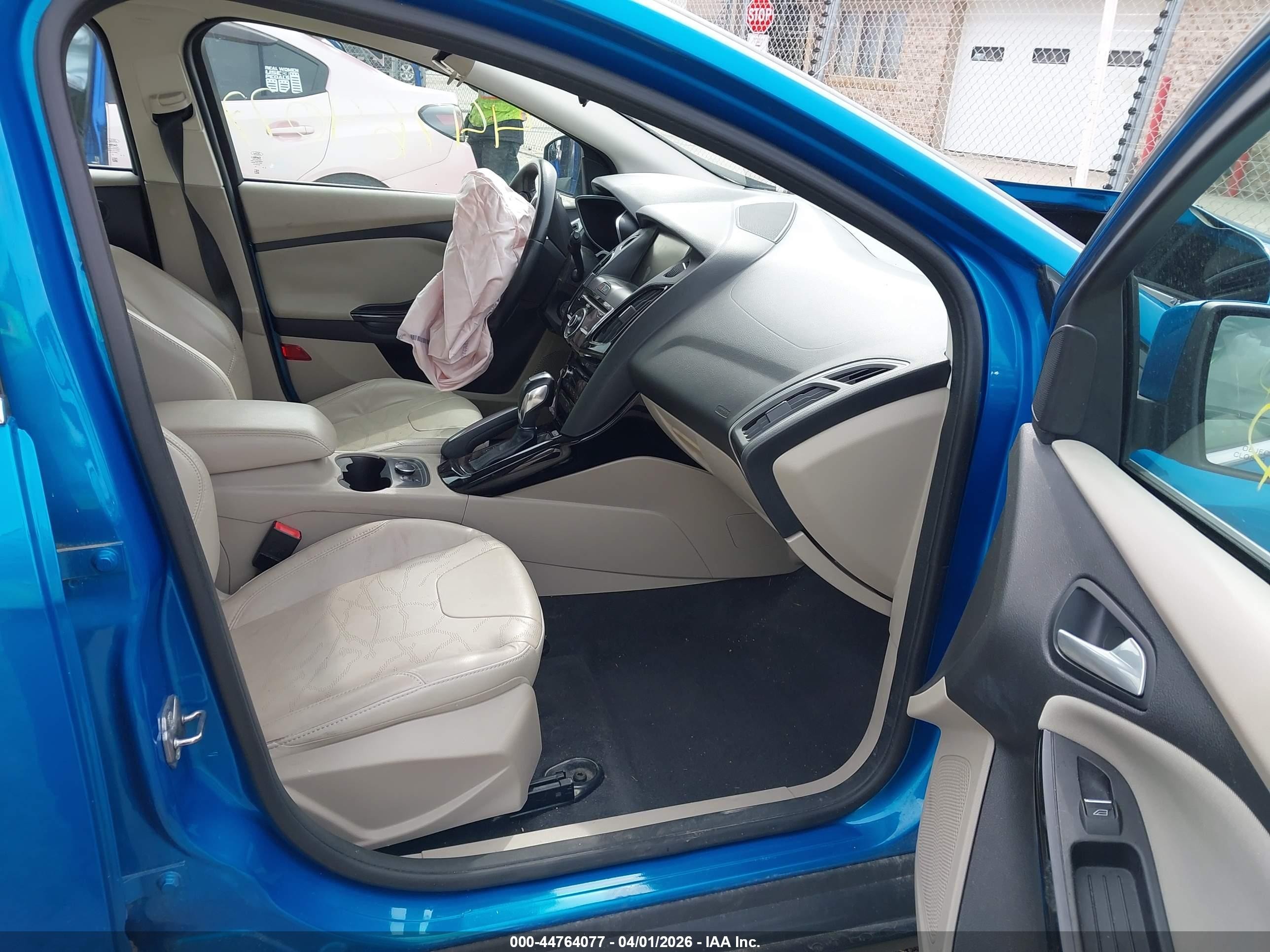 2013 Ford Focus Electric   Blue vin: 1FADP3R45DL191929