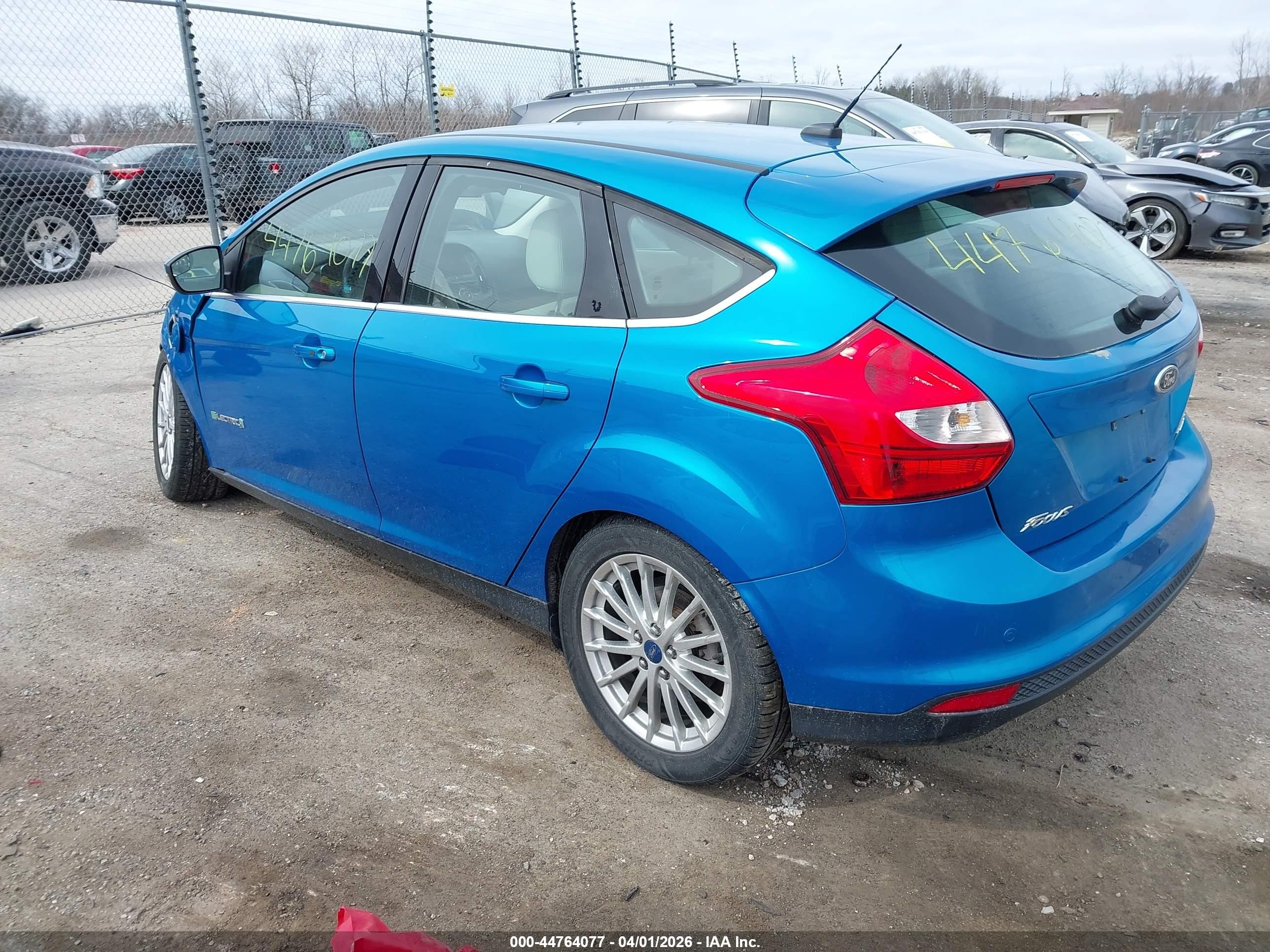 2013 Ford Focus Electric   Blue vin: 1FADP3R45DL191929