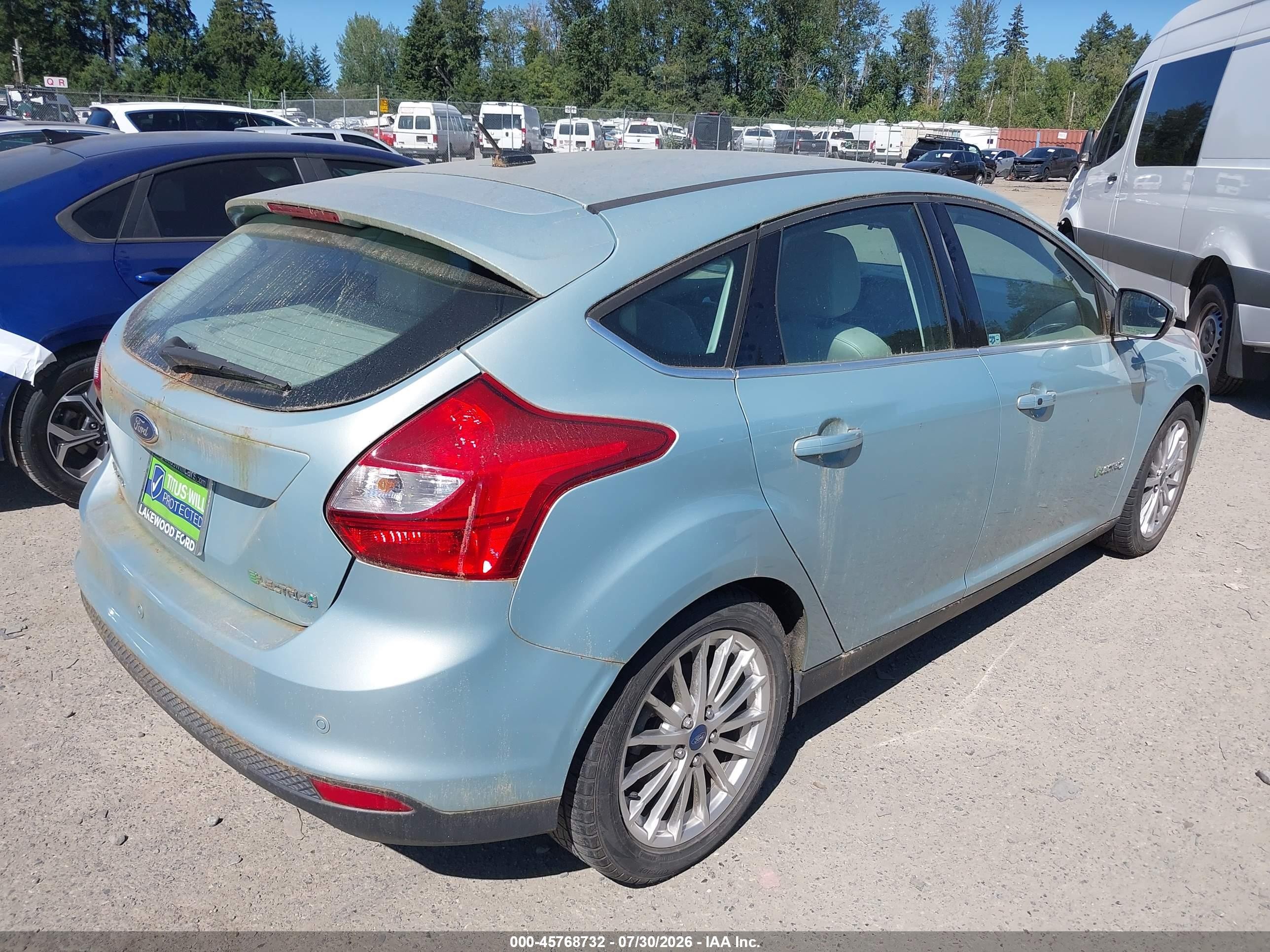 2013 Ford Focus Electric   Silver vin: 1FADP3R45DL280867
