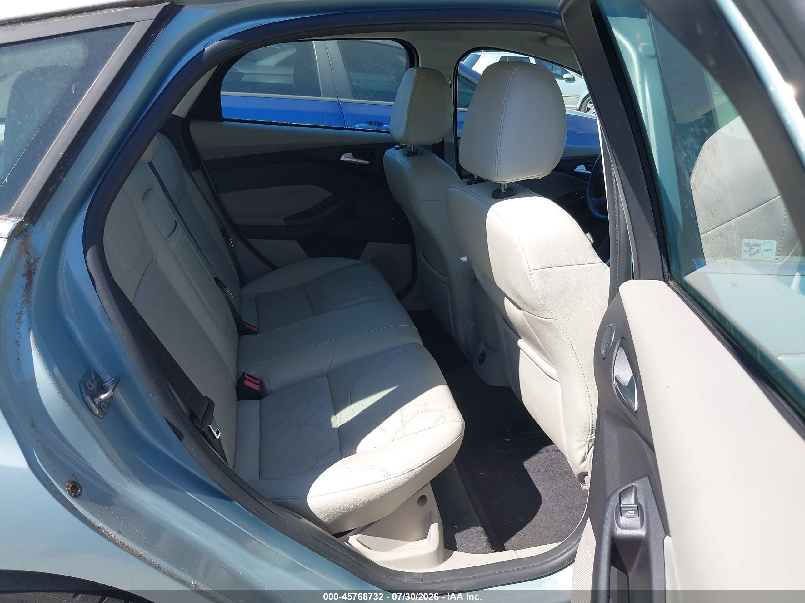 2013 Ford Focus Electric   Silver vin: 1FADP3R45DL280867