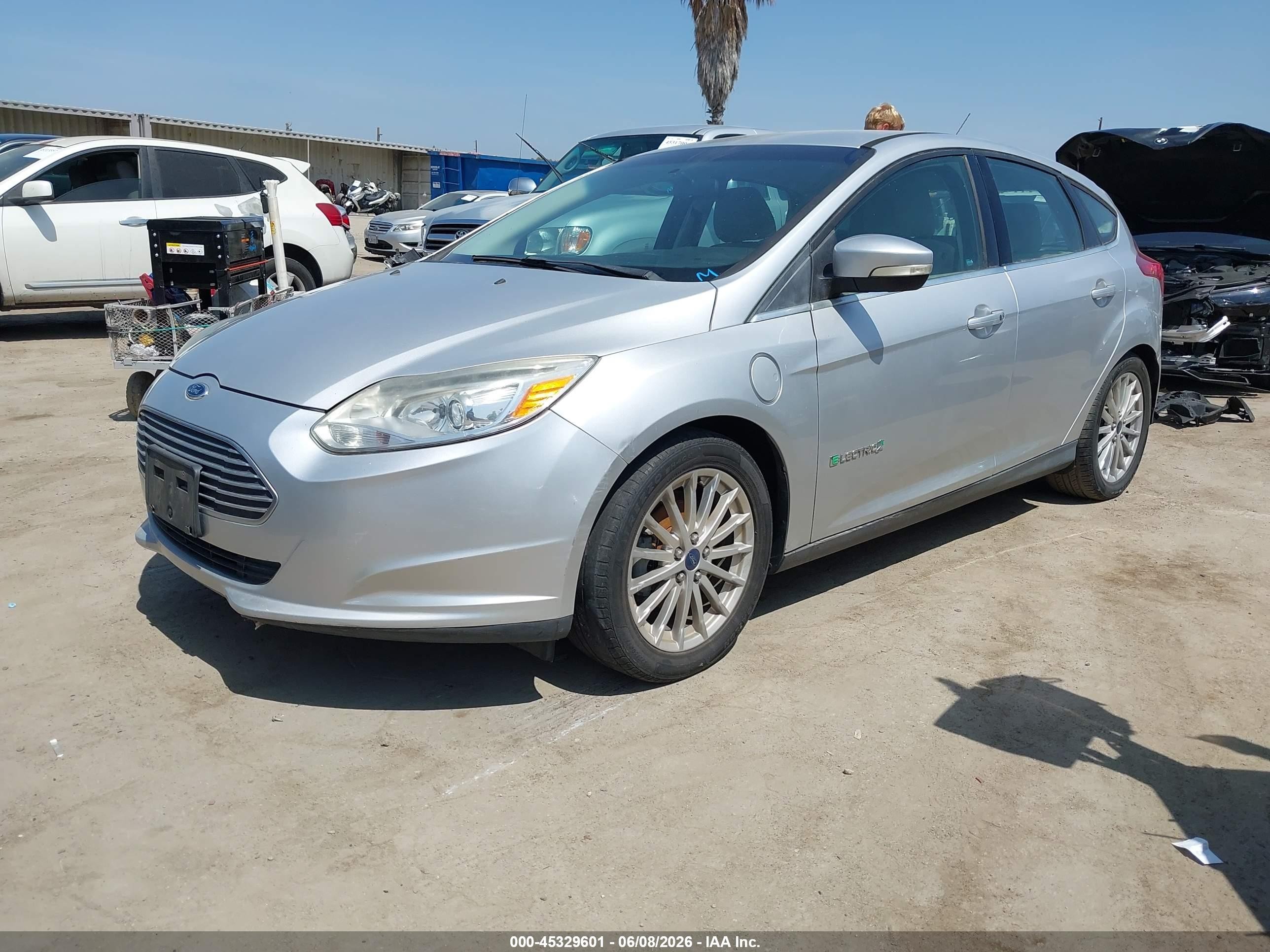 2014 Ford Focus Electric   Silver vin: 1FADP3R45EL249653
