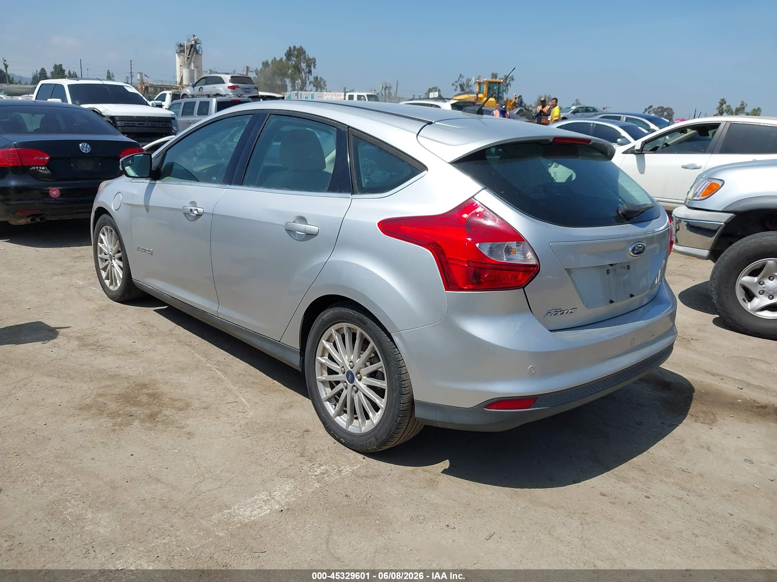 2014 Ford Focus Electric   Silver vin: 1FADP3R45EL249653