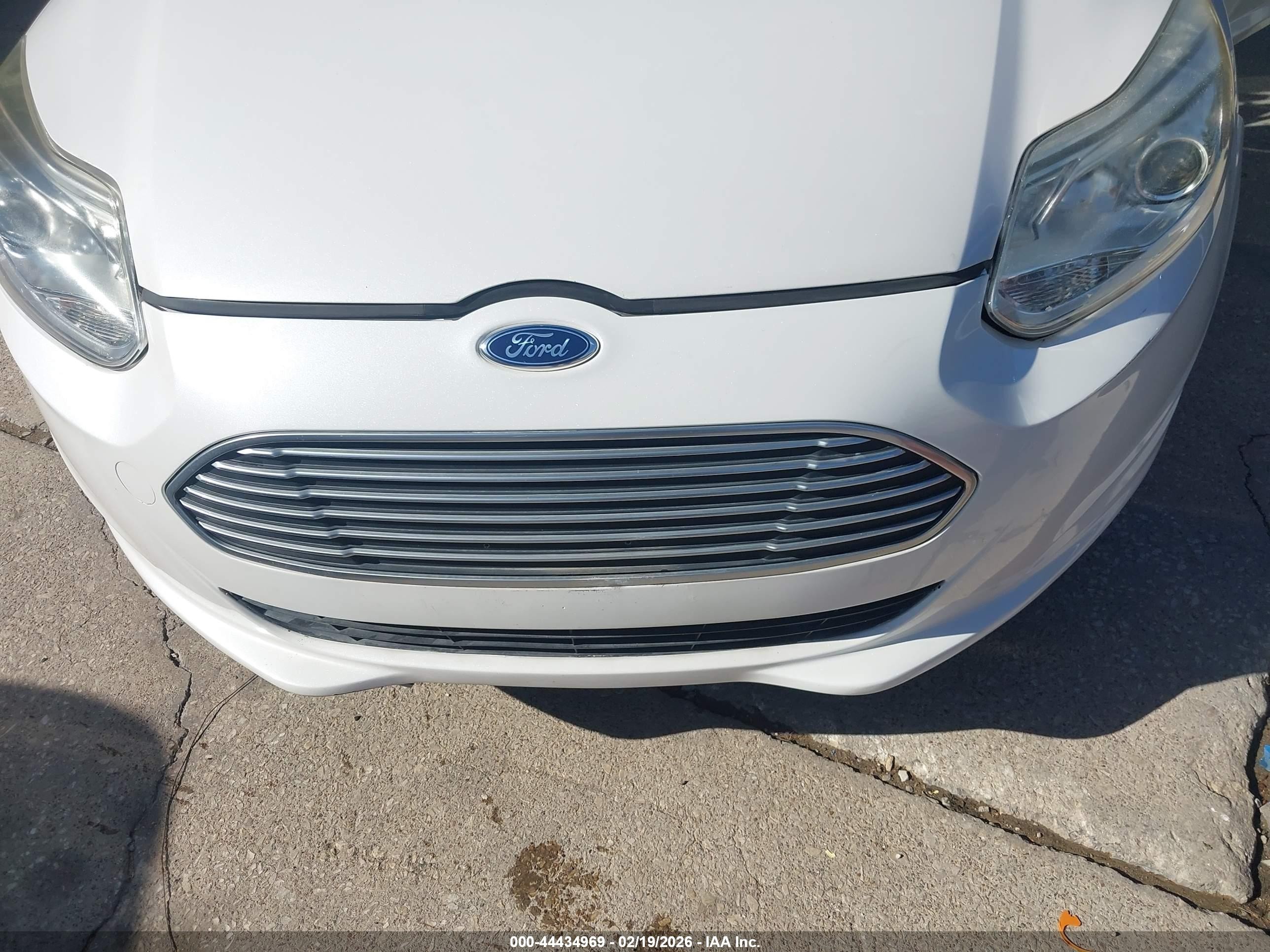 2013 Ford Focus Electric   White vin: 1FADP3R46DL125972