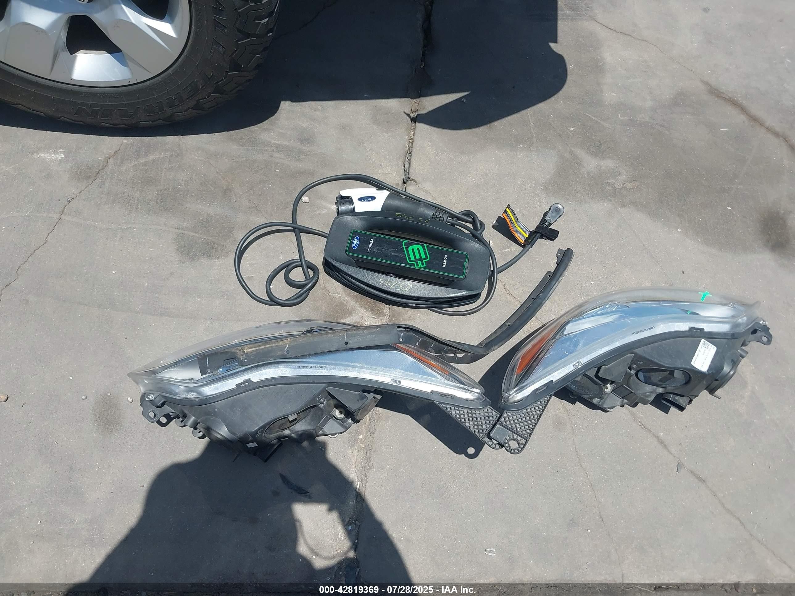 2013 Ford Focus Electric   Серебряный vin: 1FADP3R46DL254715
