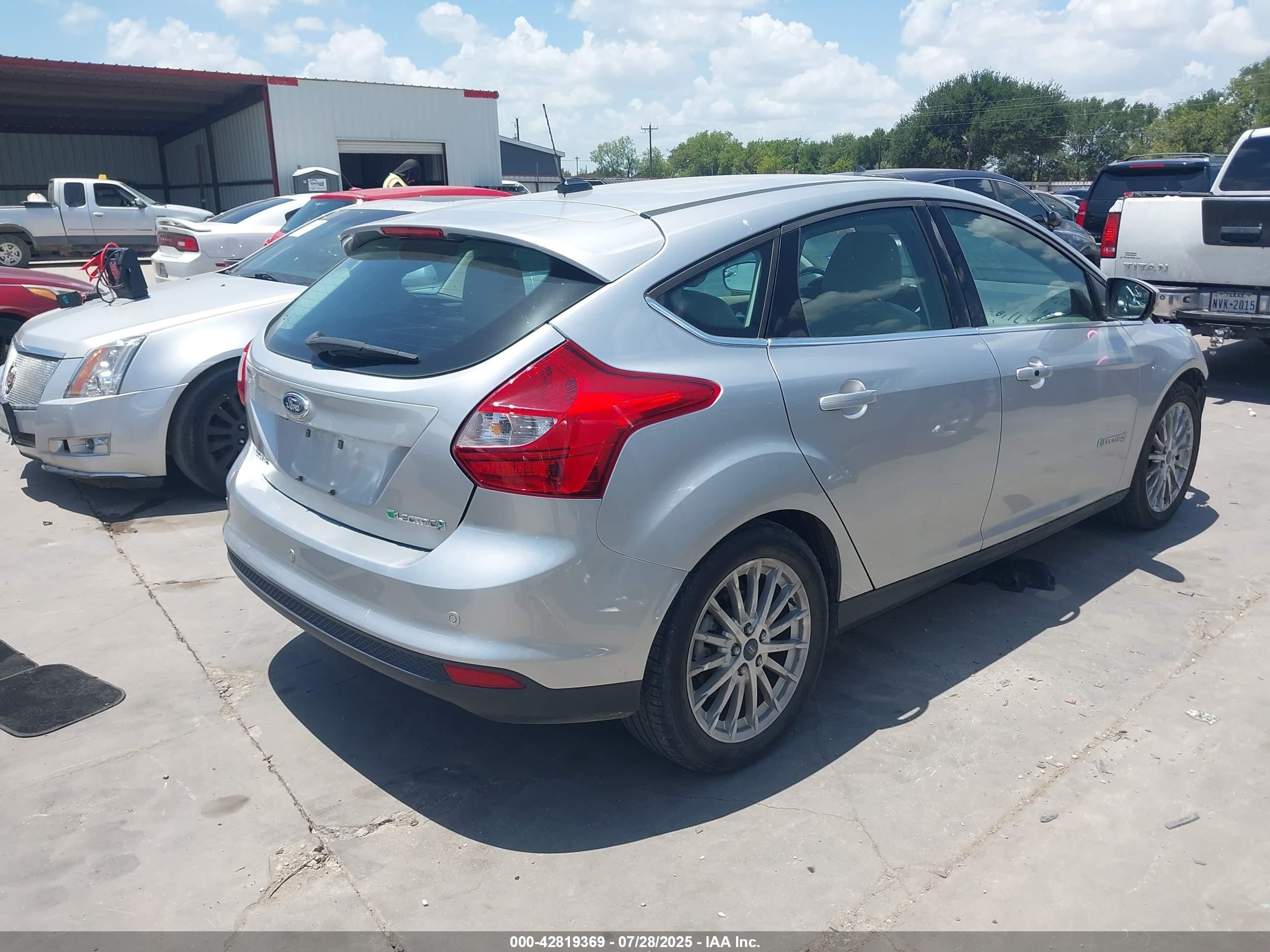 2013 Ford Focus Electric   Серебряный vin: 1FADP3R46DL254715