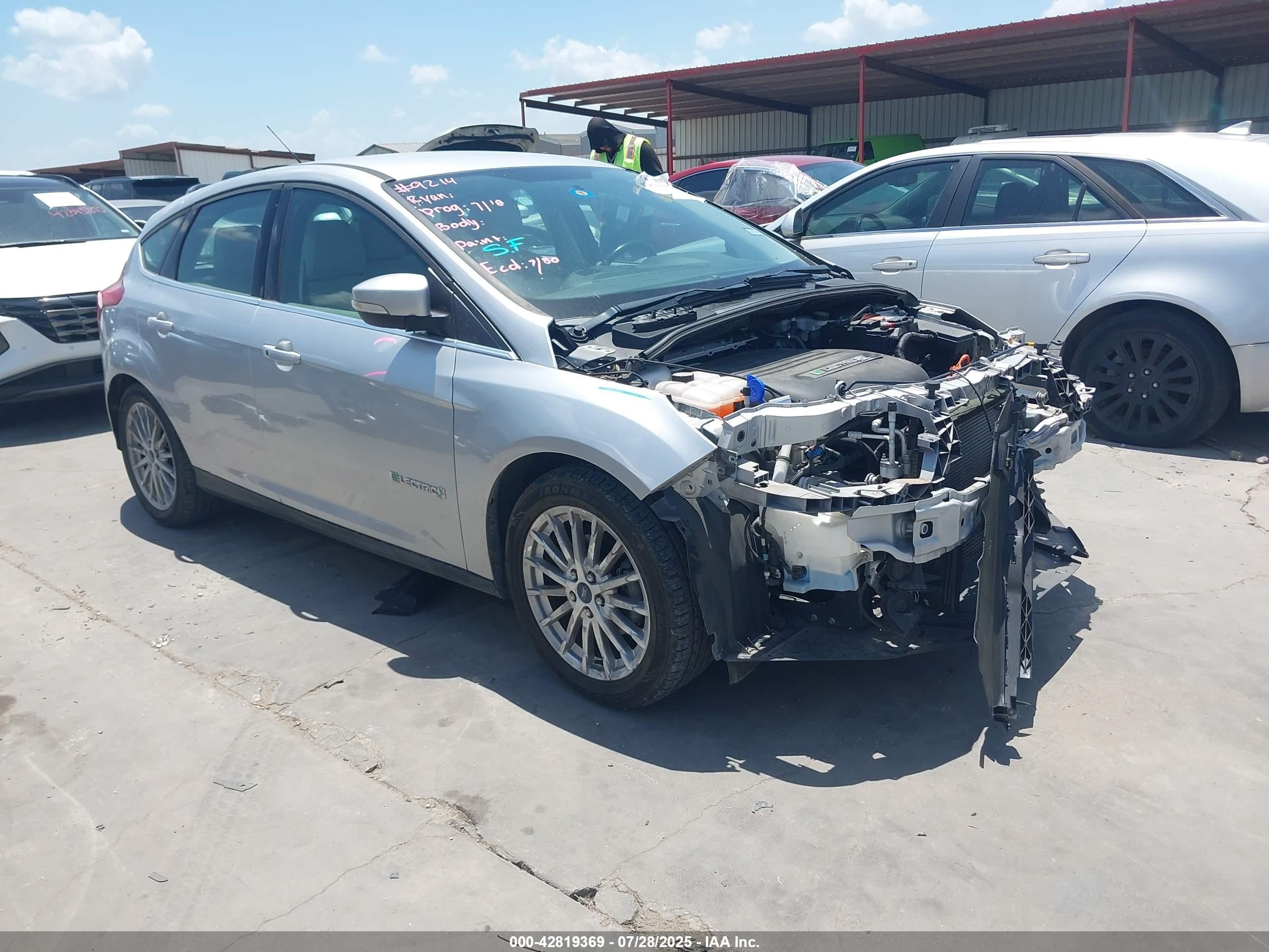 2013 Ford Focus Electric   Silver vin: 1FADP3R46DL254715