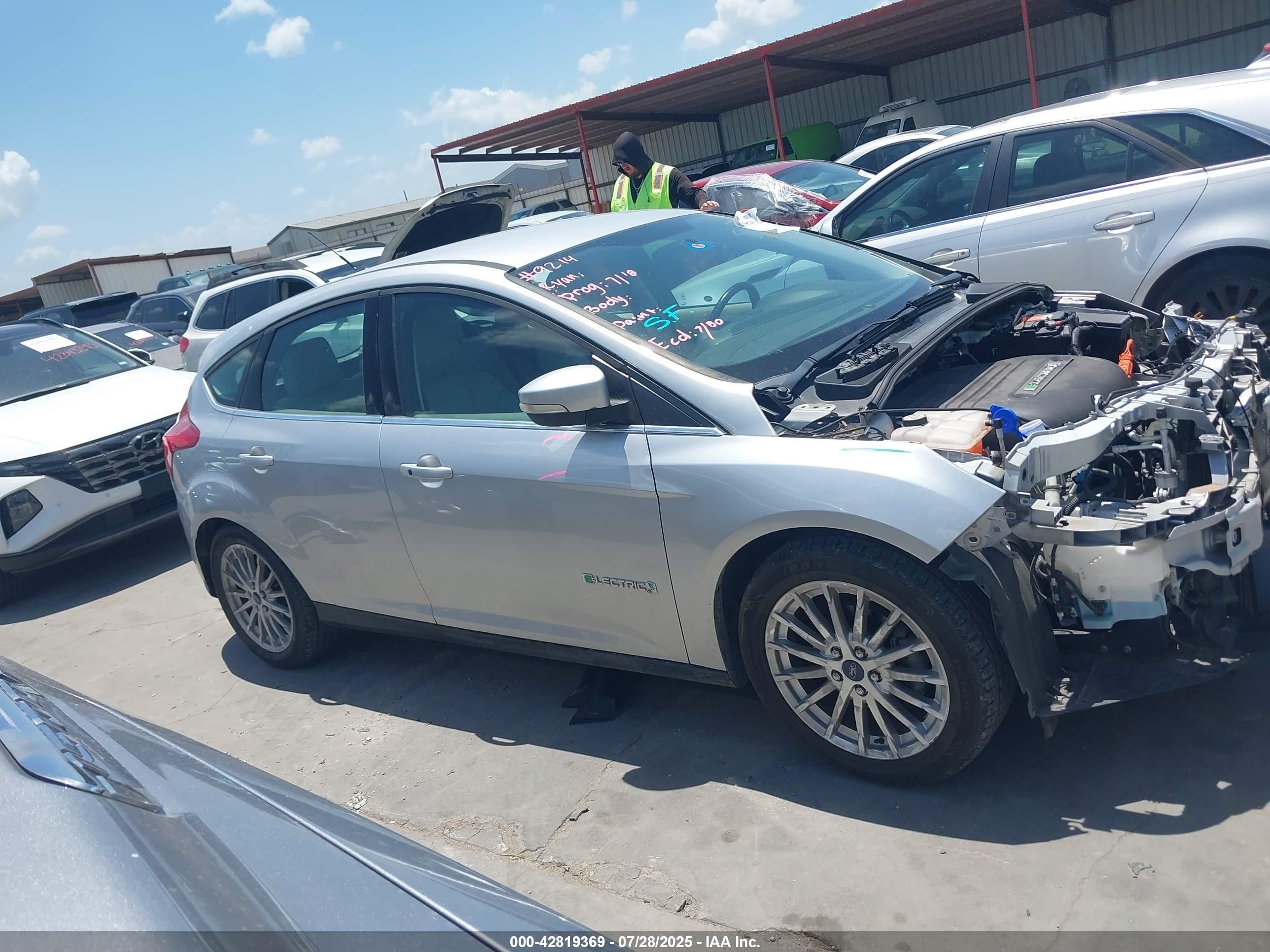 2013 Ford Focus Electric   Серебряный vin: 1FADP3R46DL254715
