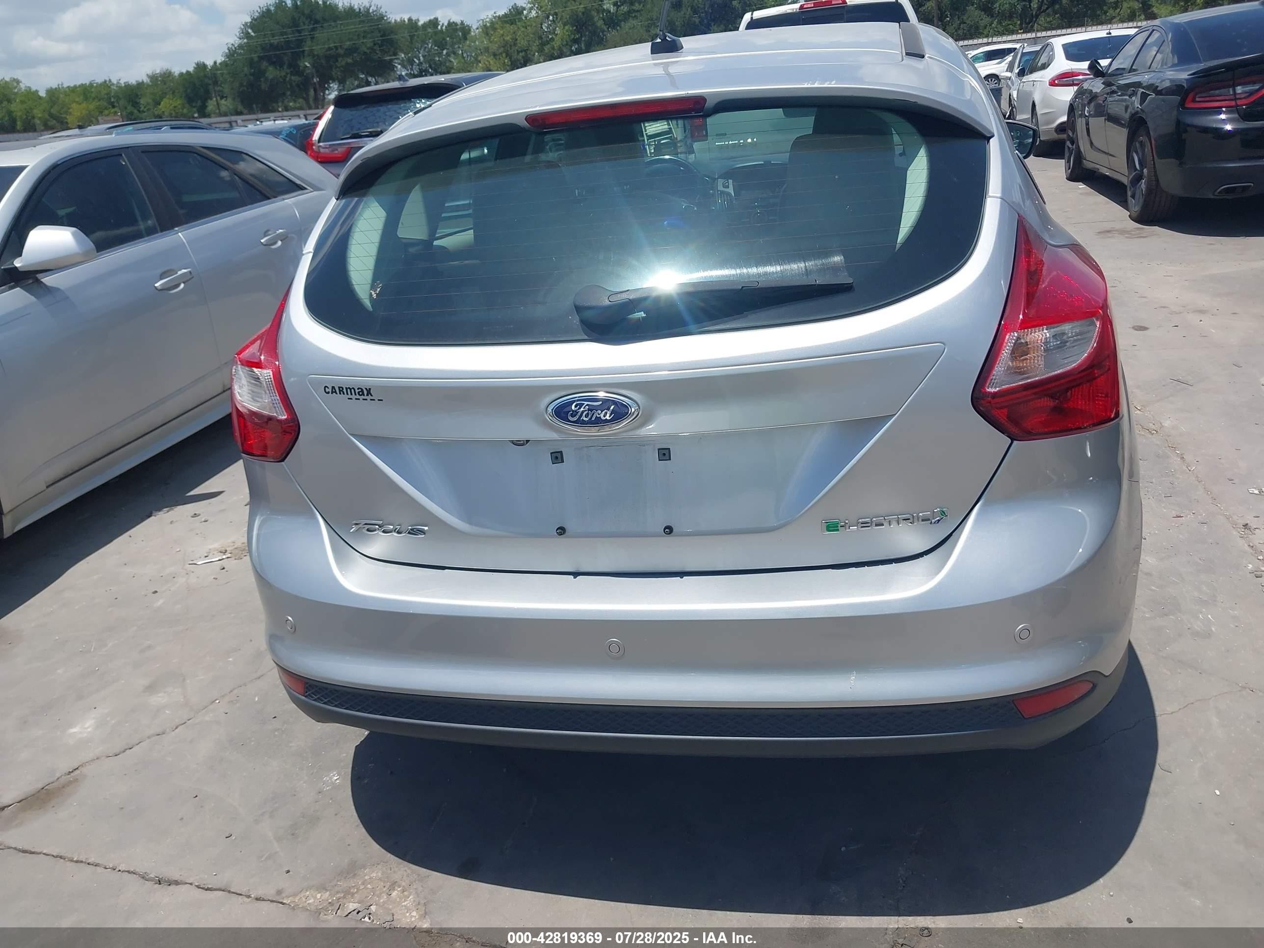 2013 Ford Focus Electric   Серебряный vin: 1FADP3R46DL254715