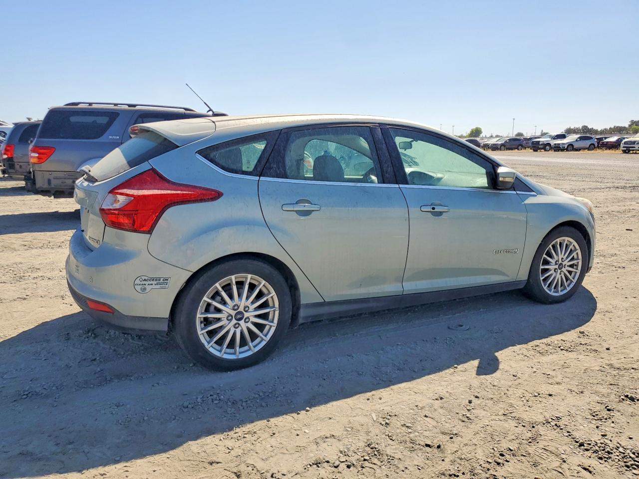 2013 Ford Focus Bev Turquoise vin: 1FADP3R46DL313973