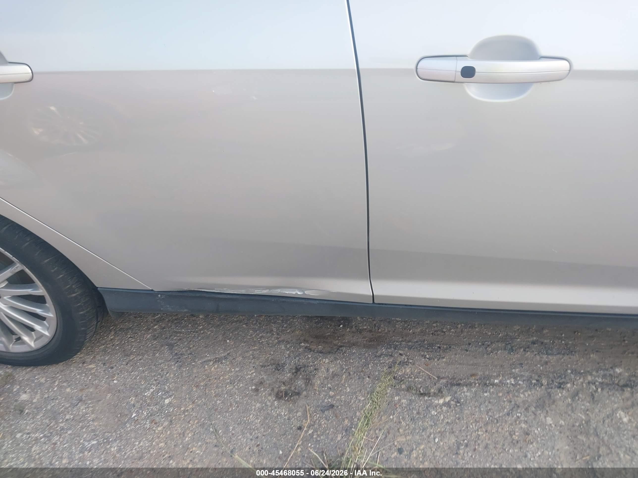 2013 Ford Focus Electric   Silver vin: 1FADP3R46DL335665