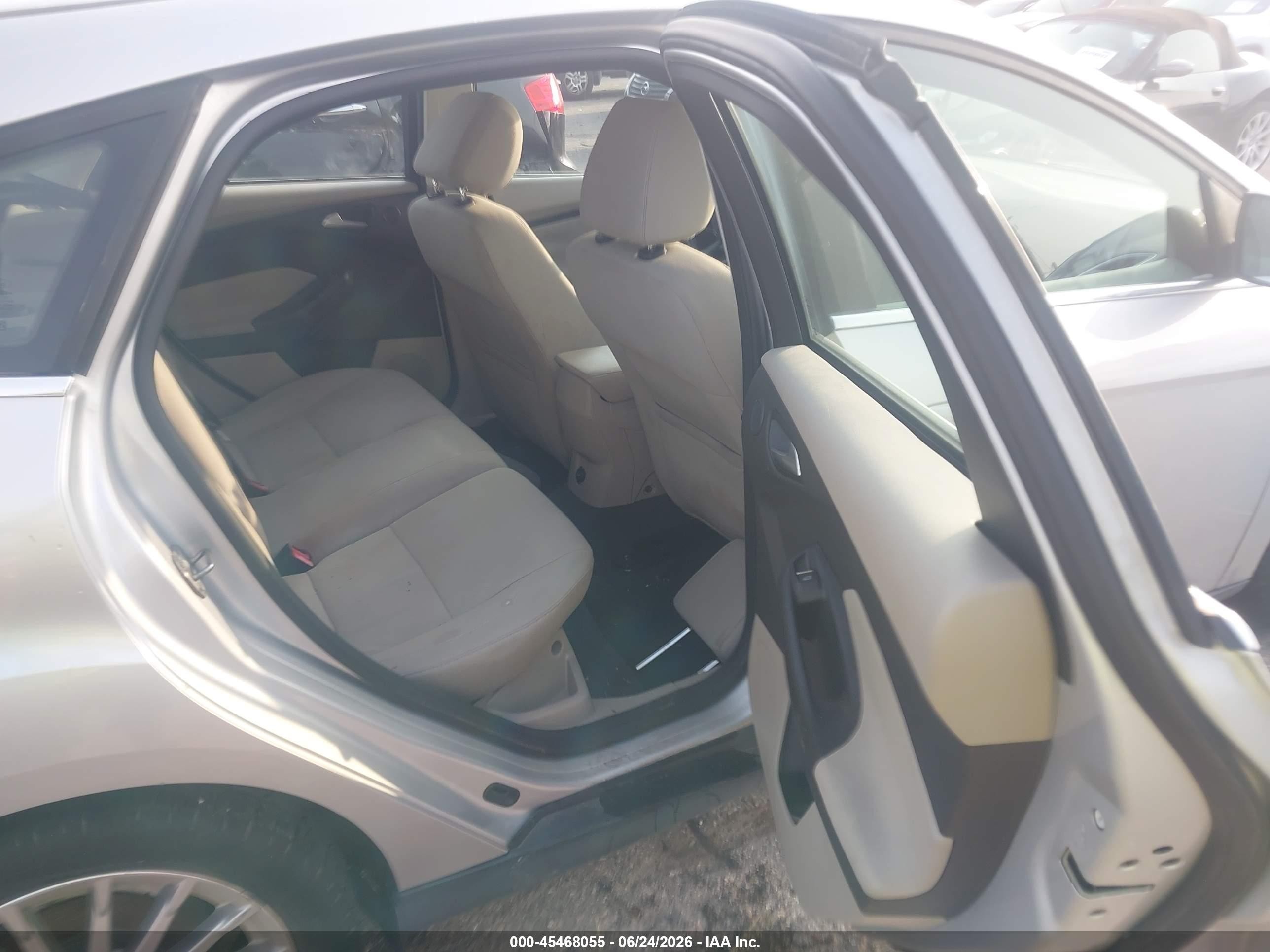 2013 Ford Focus Electric   Silver vin: 1FADP3R46DL335665
