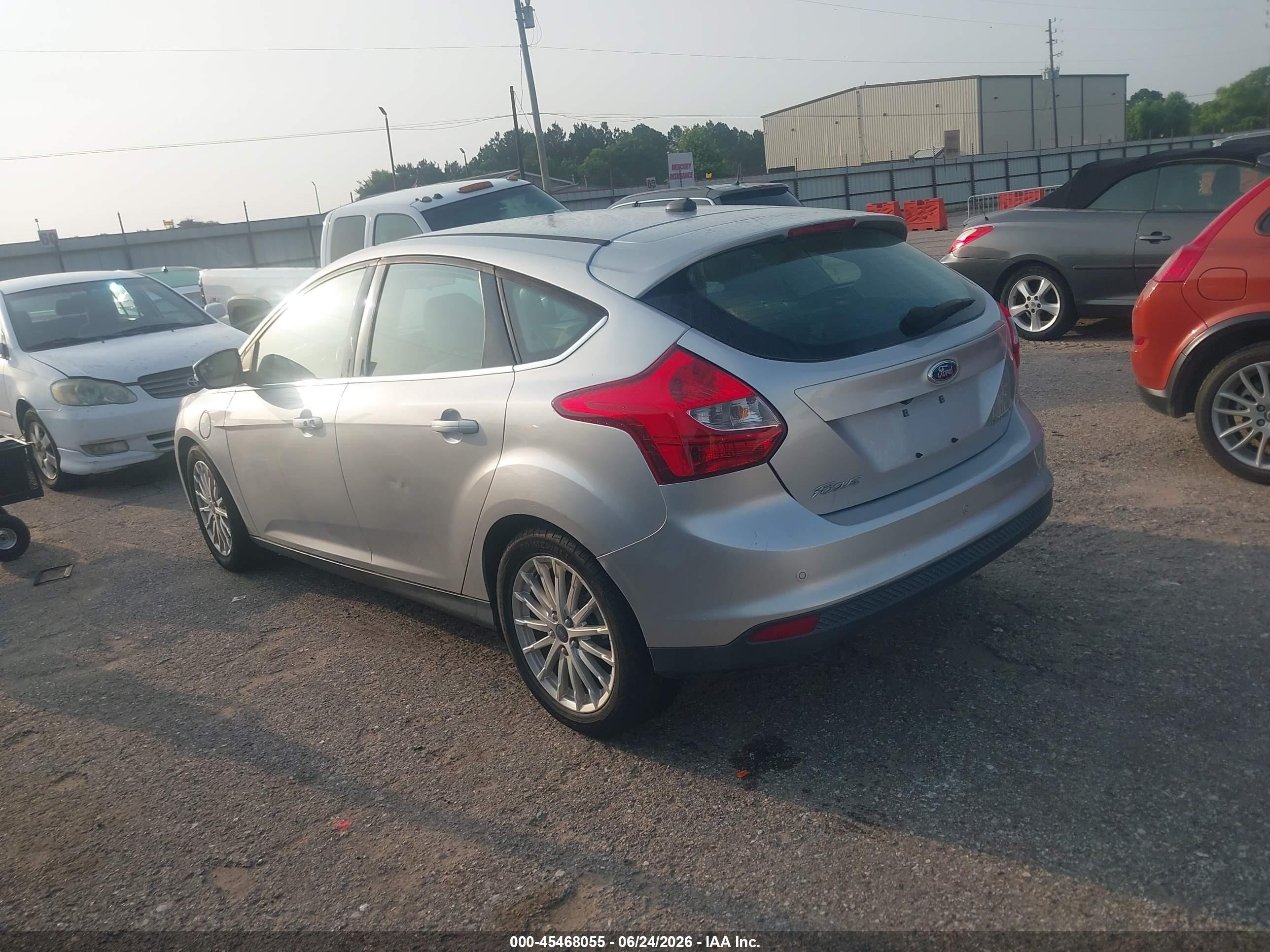 2013 Ford Focus Electric   Silver vin: 1FADP3R46DL335665