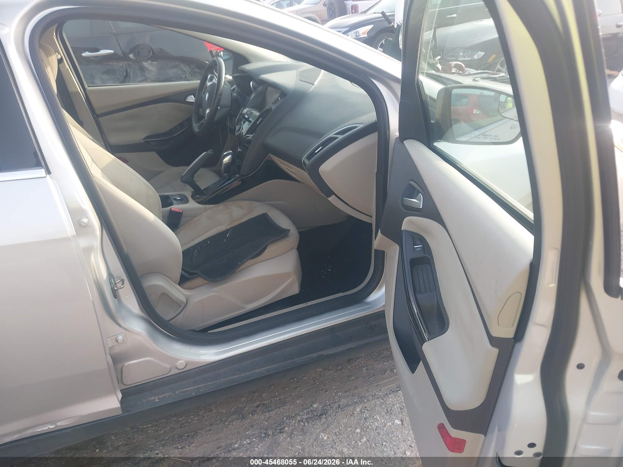 2013 Ford Focus Electric   Silver vin: 1FADP3R46DL335665