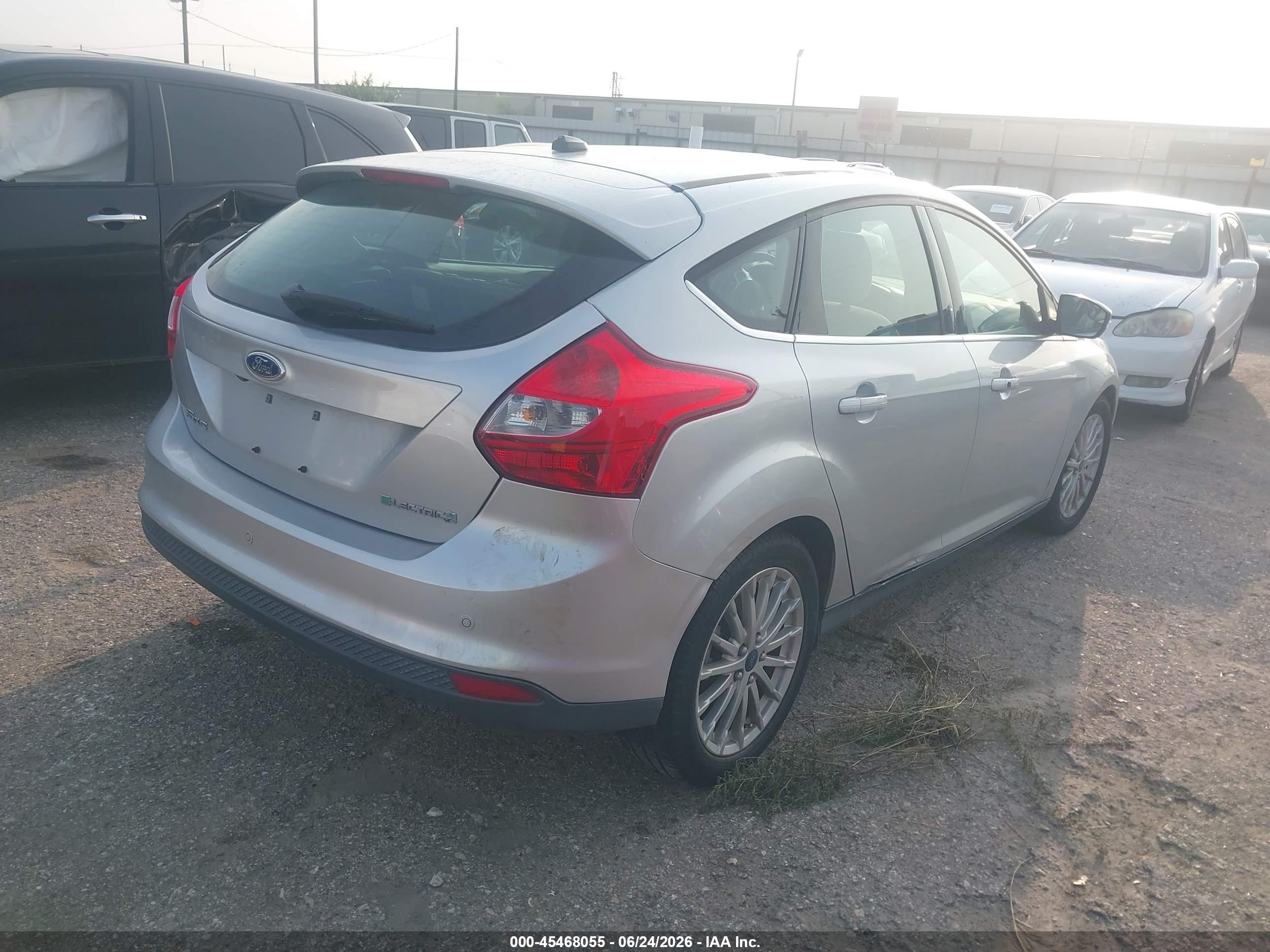 2013 Ford Focus Electric   Silver vin: 1FADP3R46DL335665