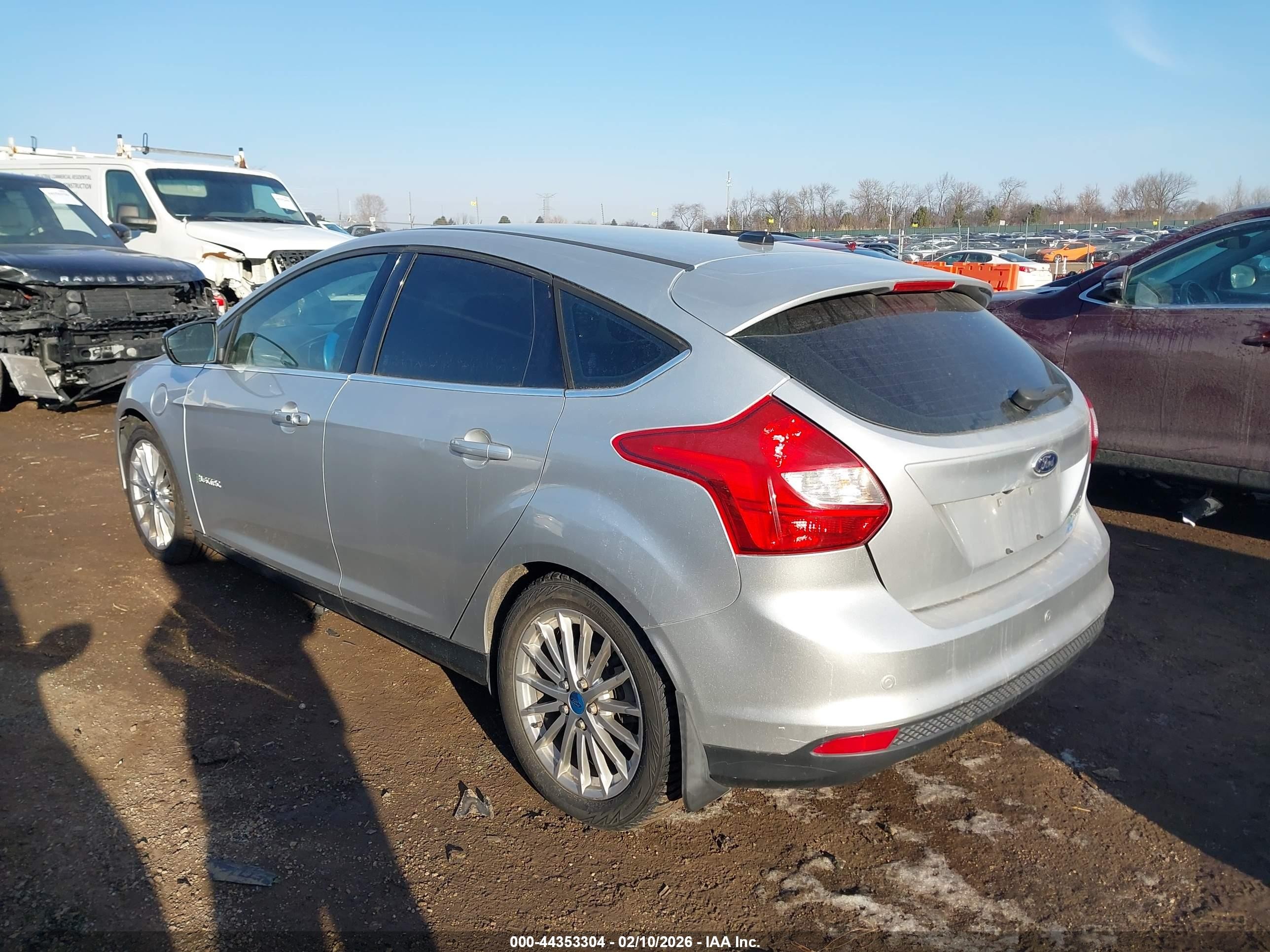 2013 Ford Focus Electric   Silver vin: 1FADP3R47DL202011