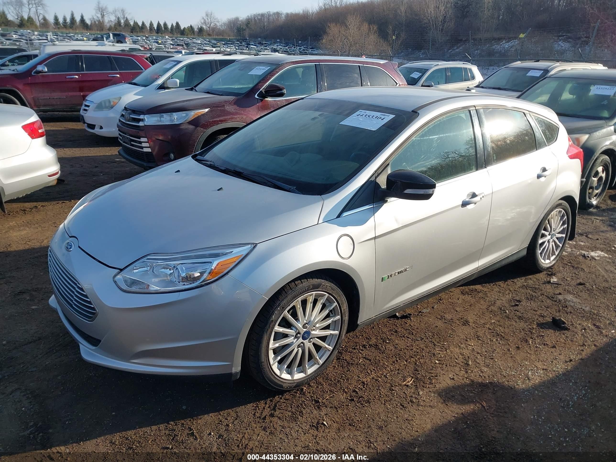 2013 Ford Focus Electric   Silver vin: 1FADP3R47DL202011