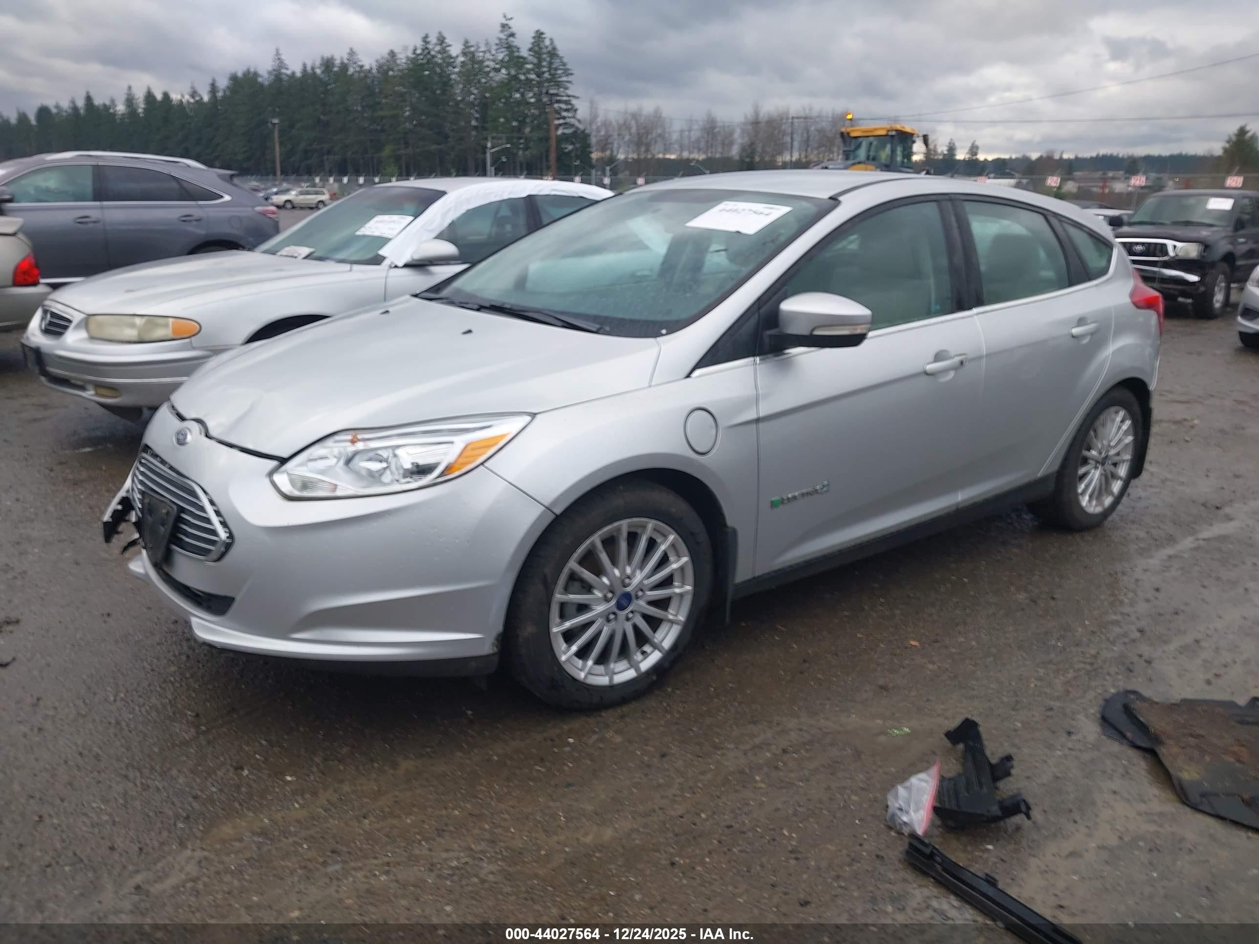 2013 Ford Focus Electric   Silver vin: 1FADP3R47DL290719
