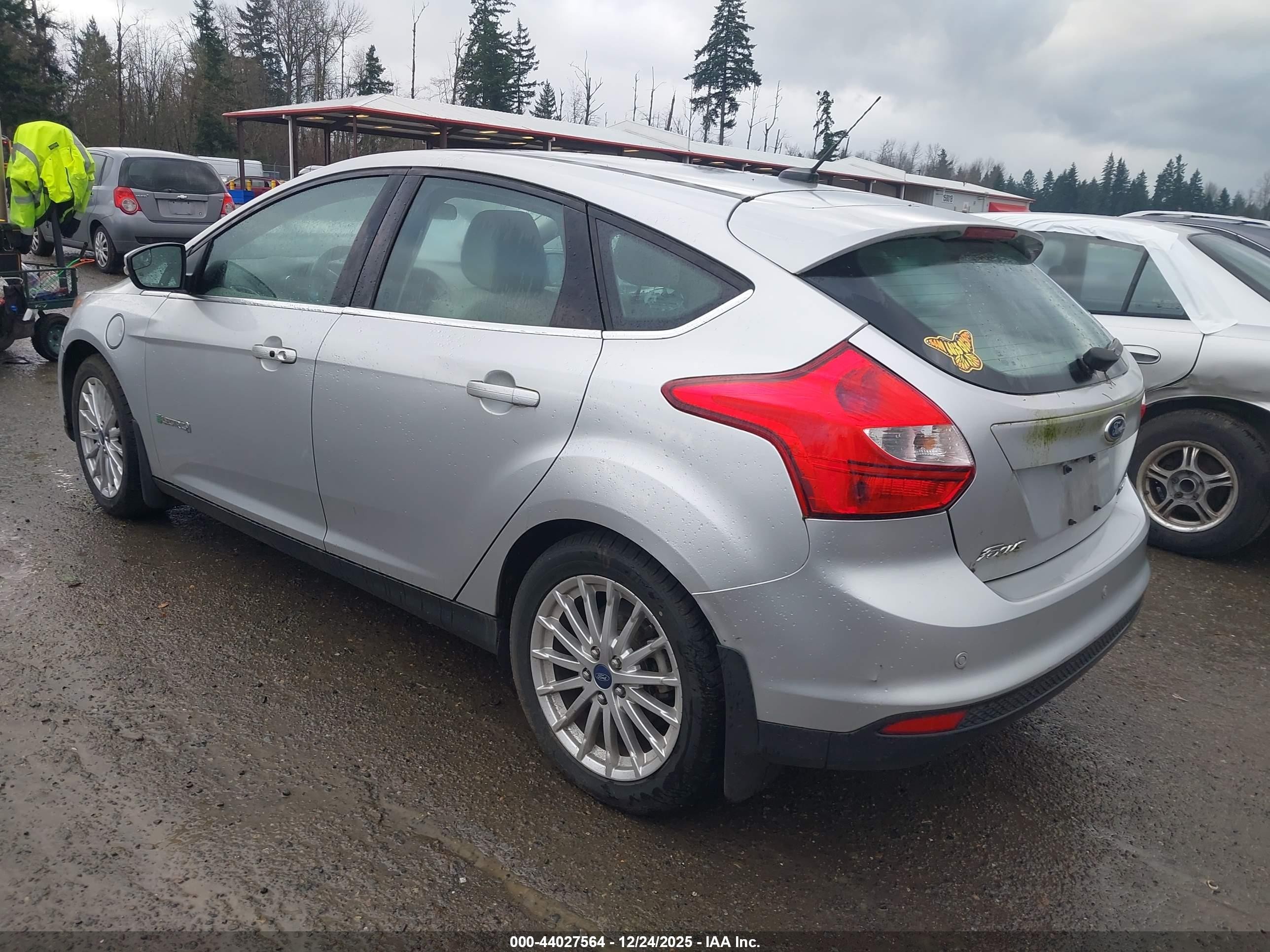 2013 Ford Focus Electric   Silver vin: 1FADP3R47DL290719