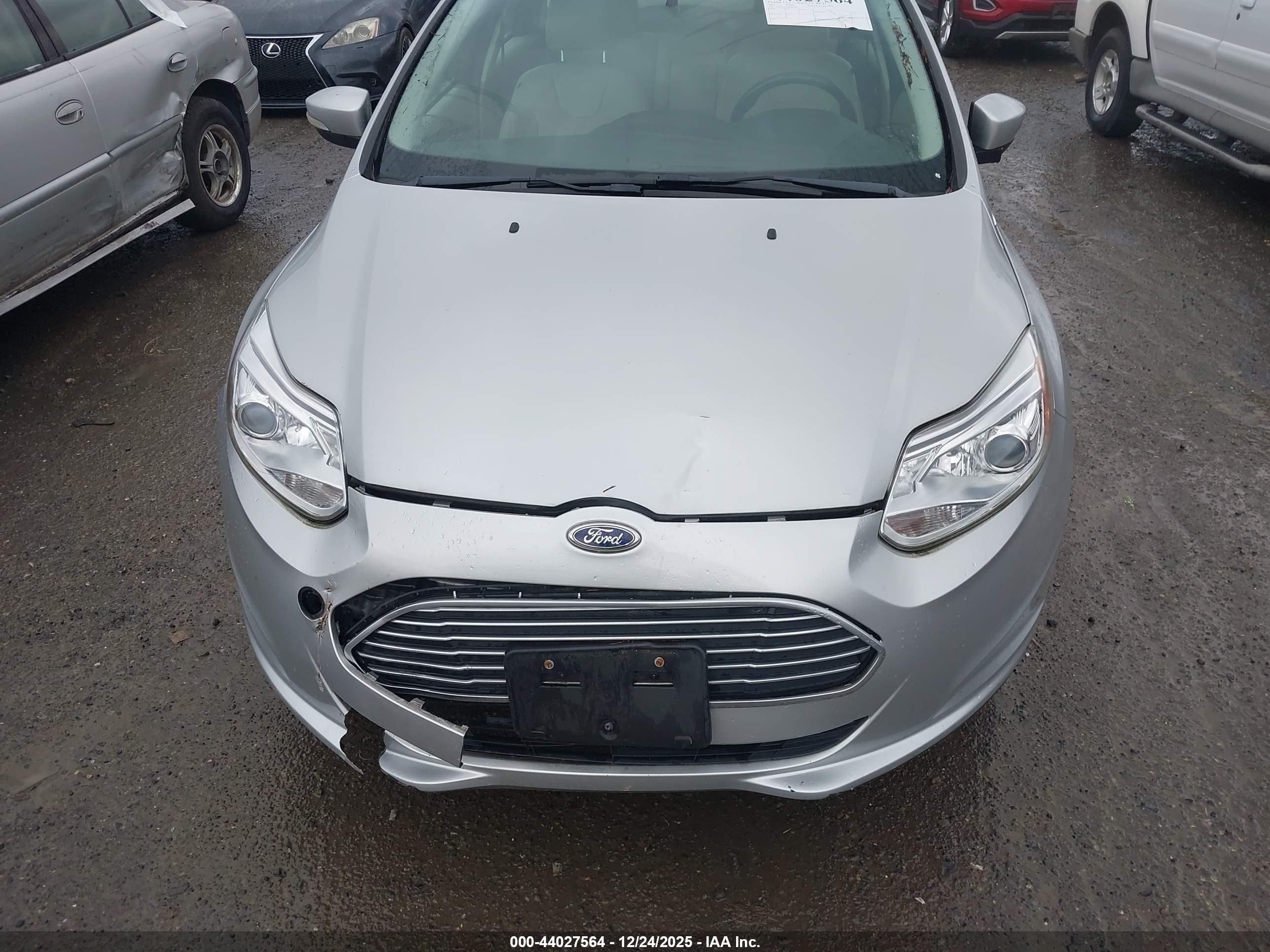 2013 Ford Focus Electric   Silver vin: 1FADP3R47DL290719