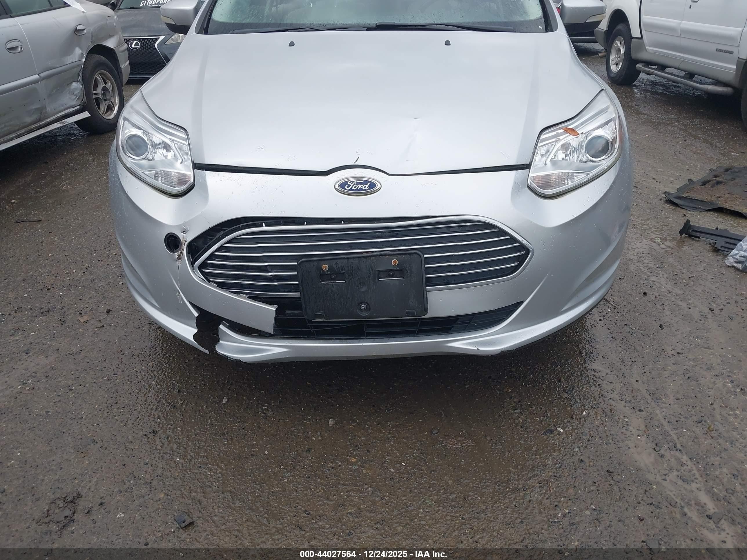 2013 Ford Focus Electric   Silver vin: 1FADP3R47DL290719
