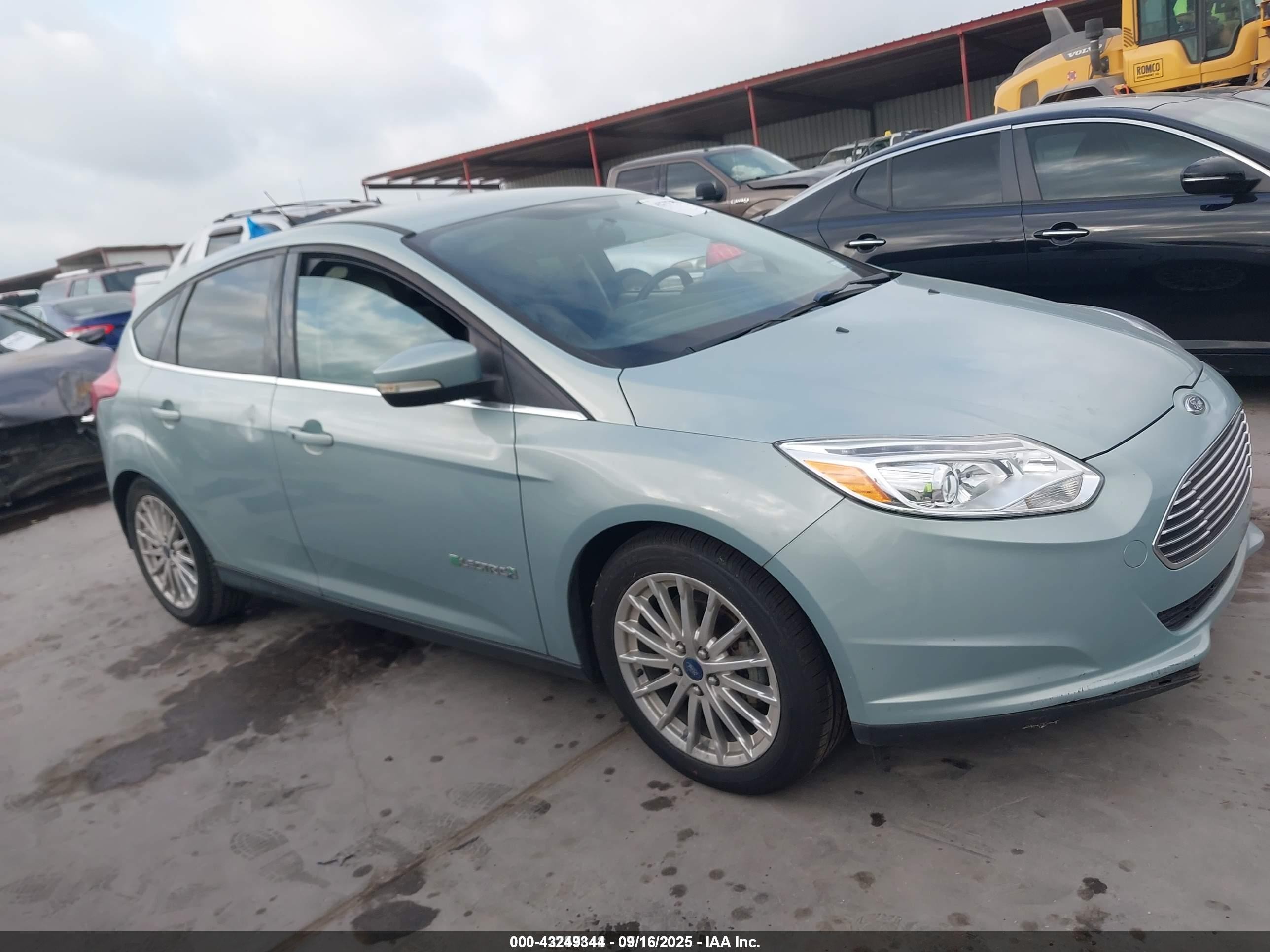 2013 Ford Focus Electric   Teal vin: 1FADP3R47DL364432