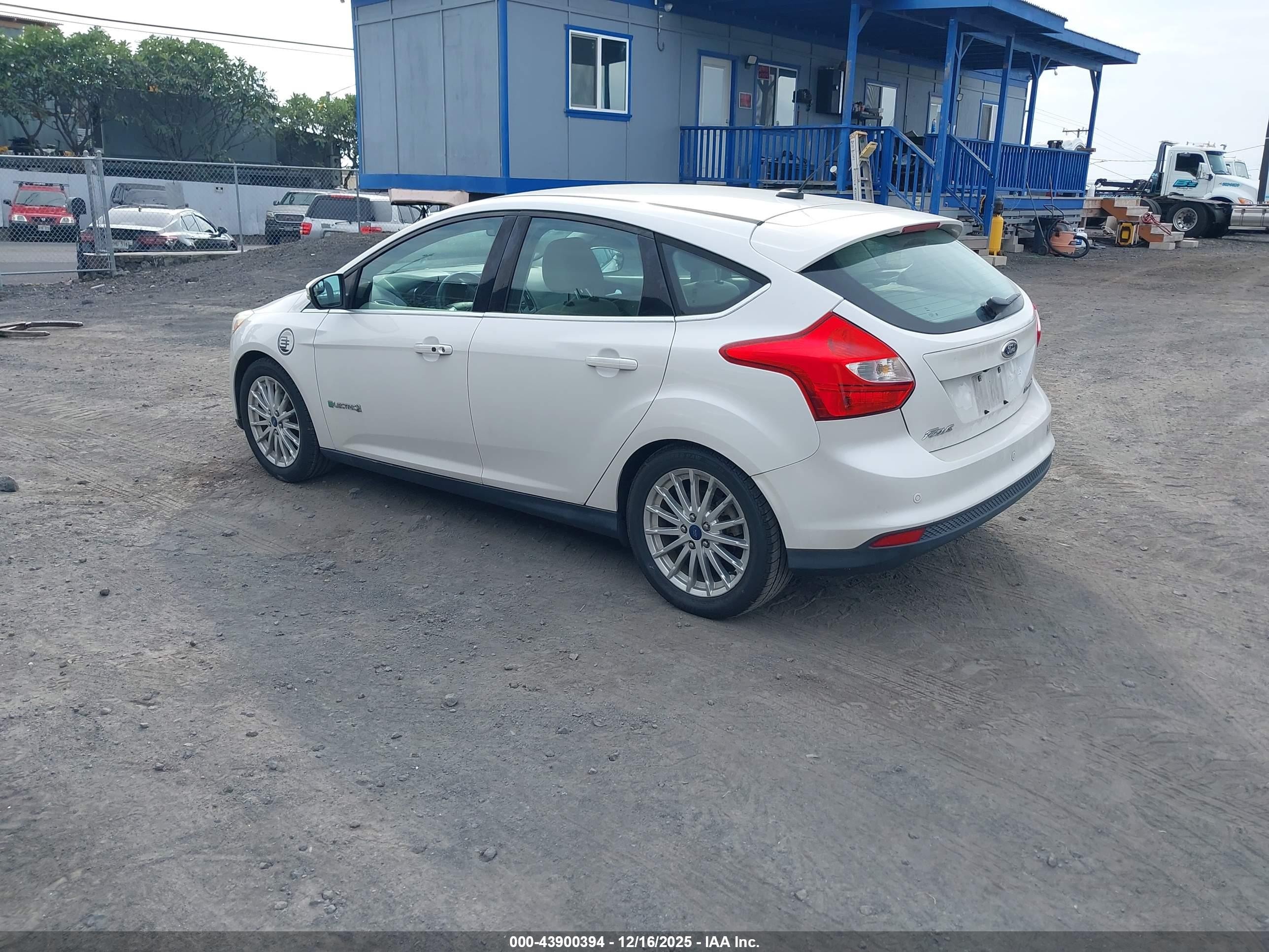 2014 Ford Focus Electric   White vin: 1FADP3R47EL255258