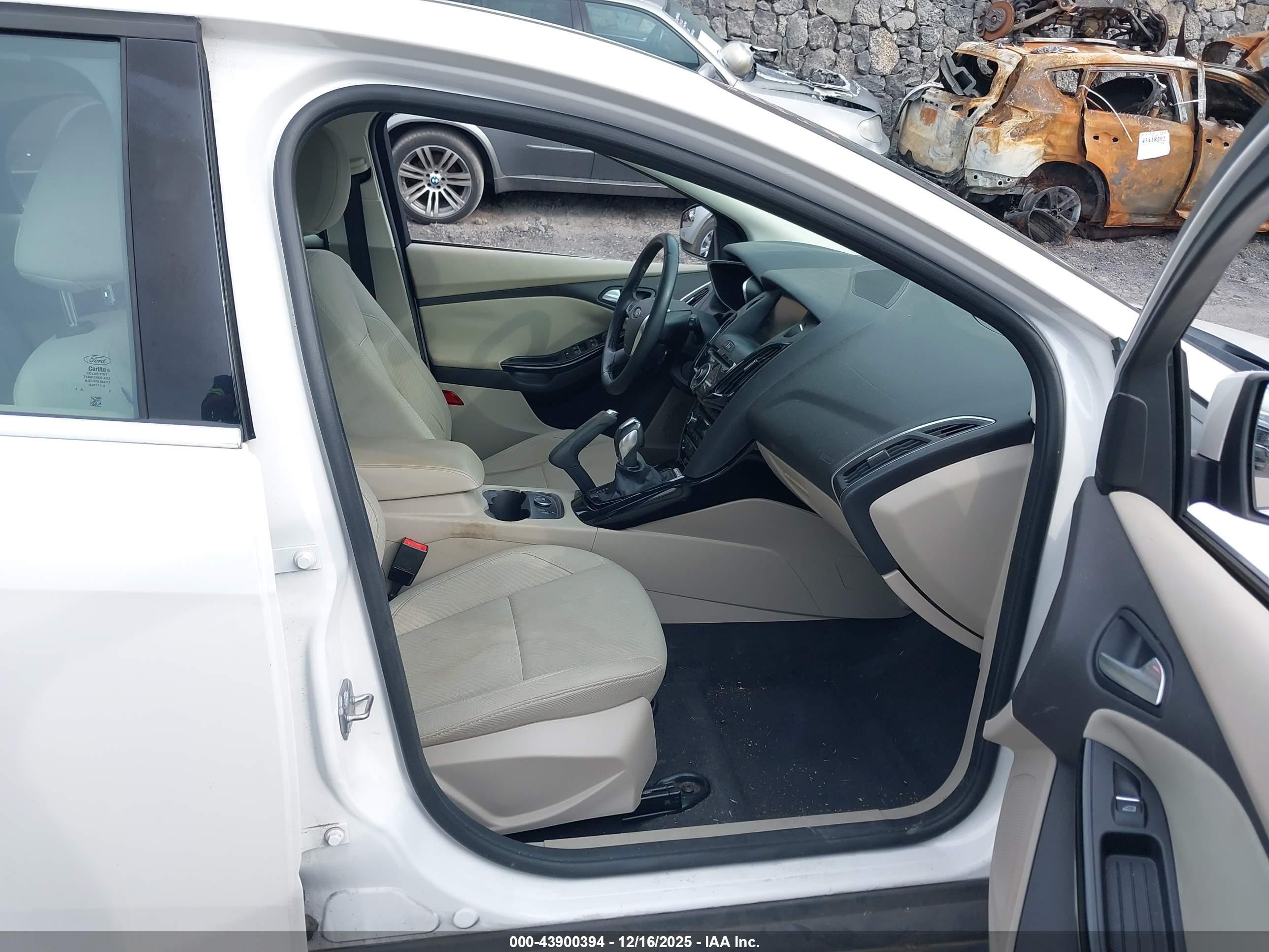 2014 Ford Focus Electric   White vin: 1FADP3R47EL255258
