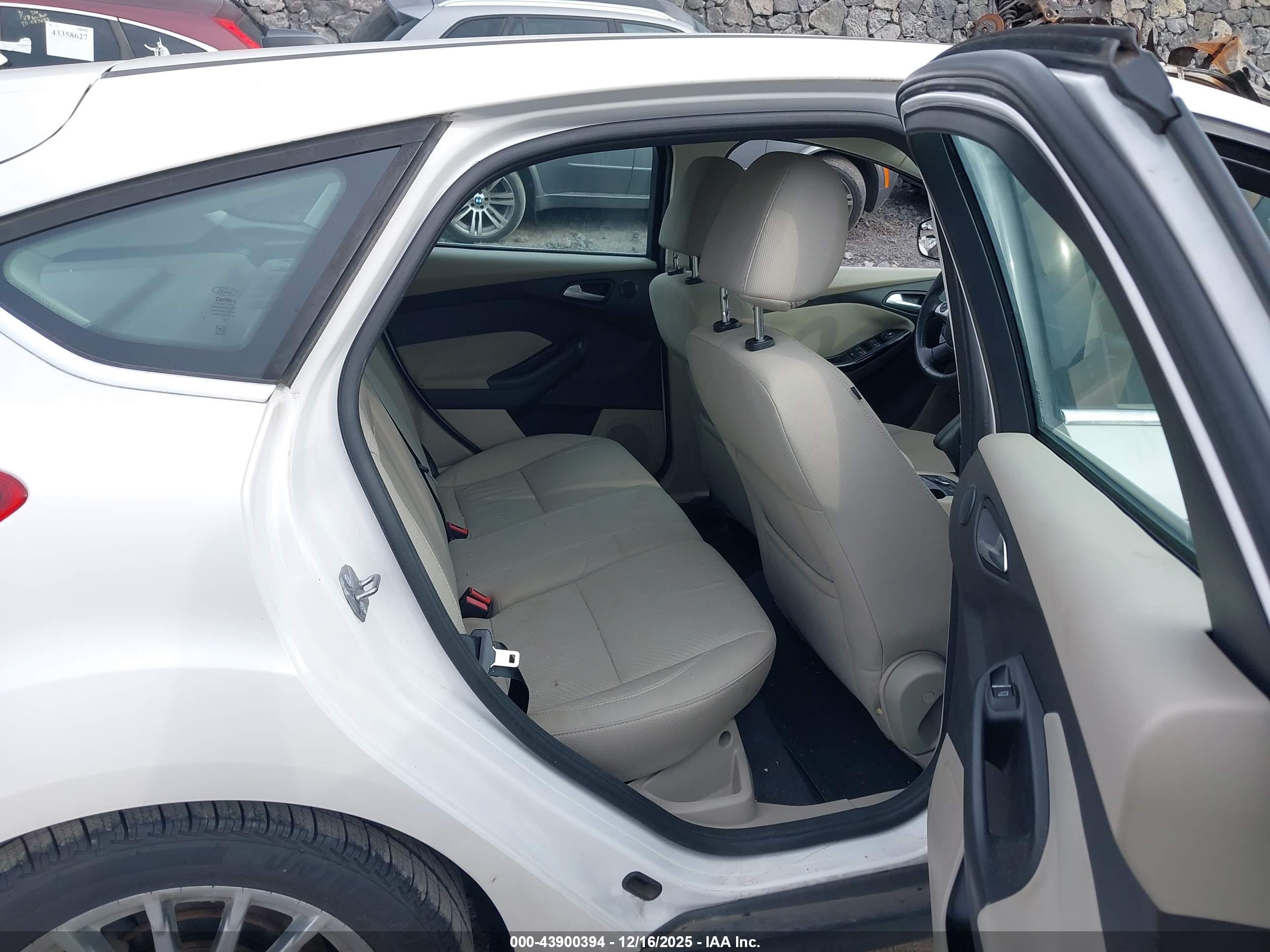 2014 Ford Focus Electric   White vin: 1FADP3R47EL255258