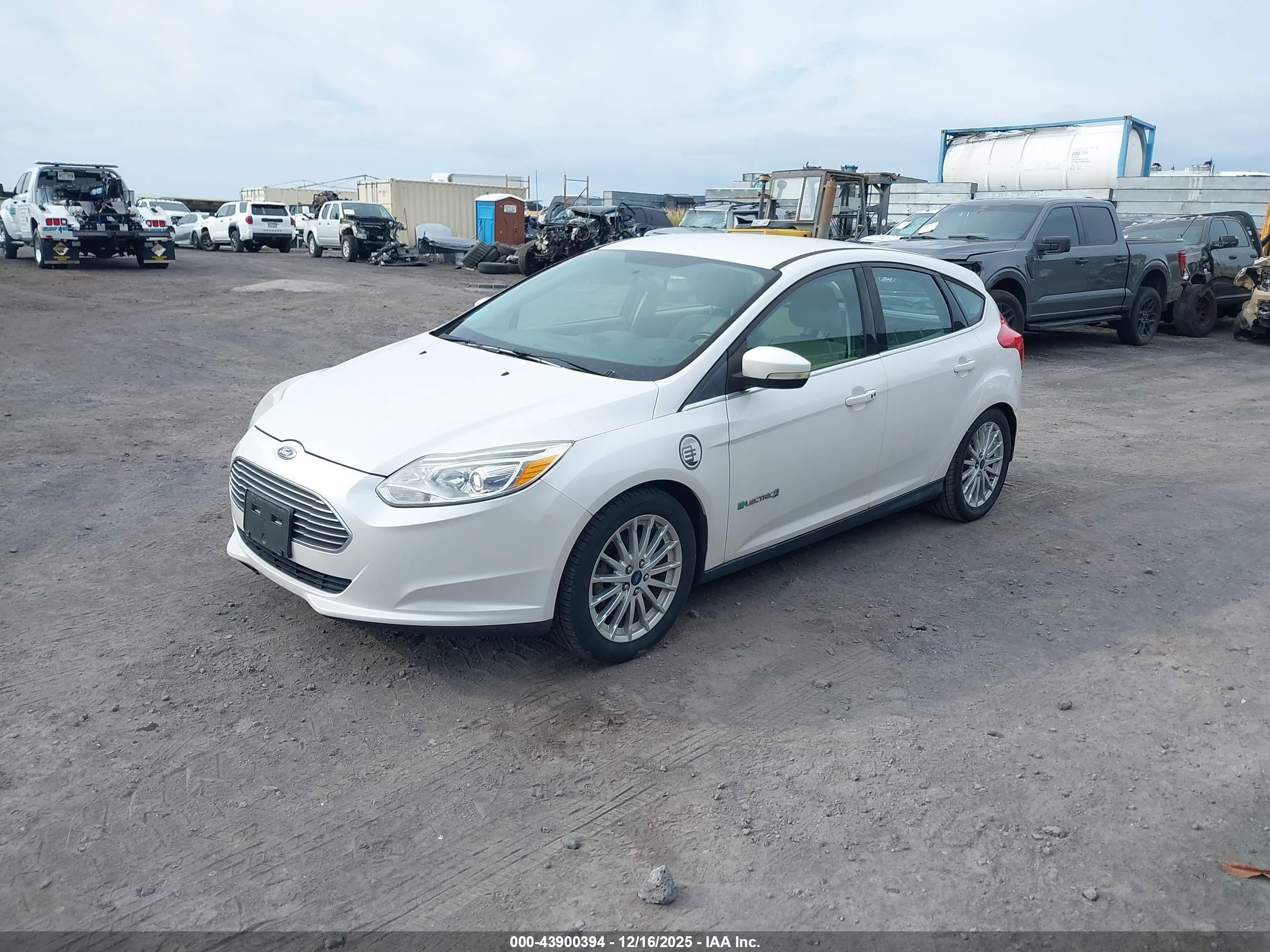 2014 Ford Focus Electric   White vin: 1FADP3R47EL255258
