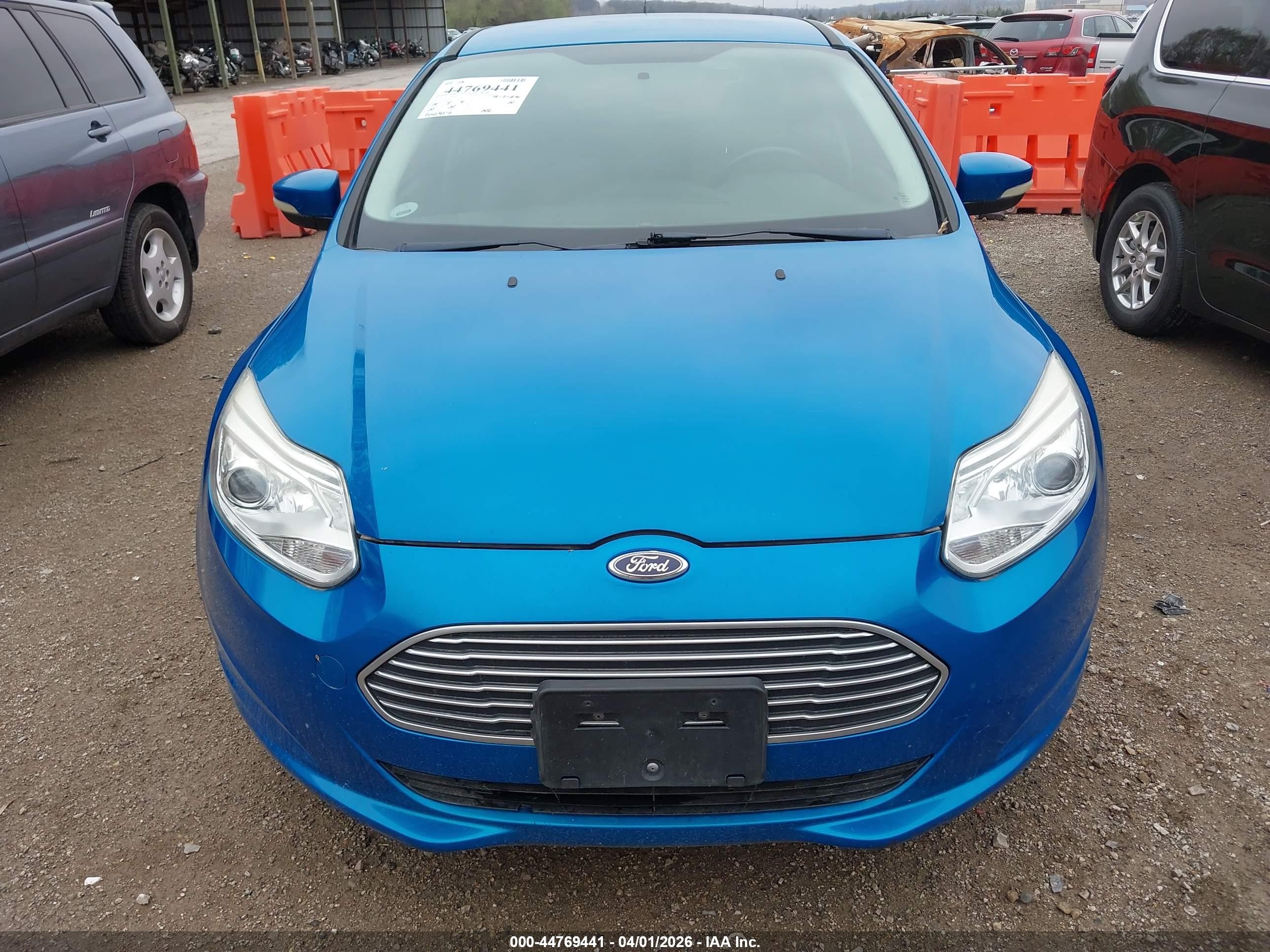 2013 Ford Focus Electric   Blue vin: 1FADP3R48DL360776