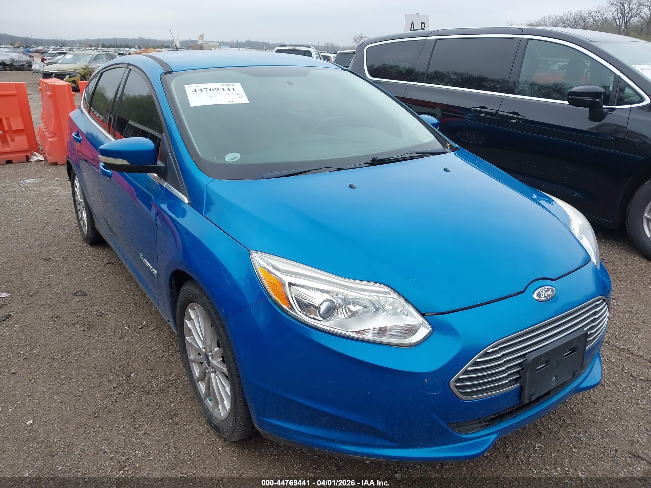 2013 Ford Focus Electric   Blue vin: 1FADP3R48DL360776