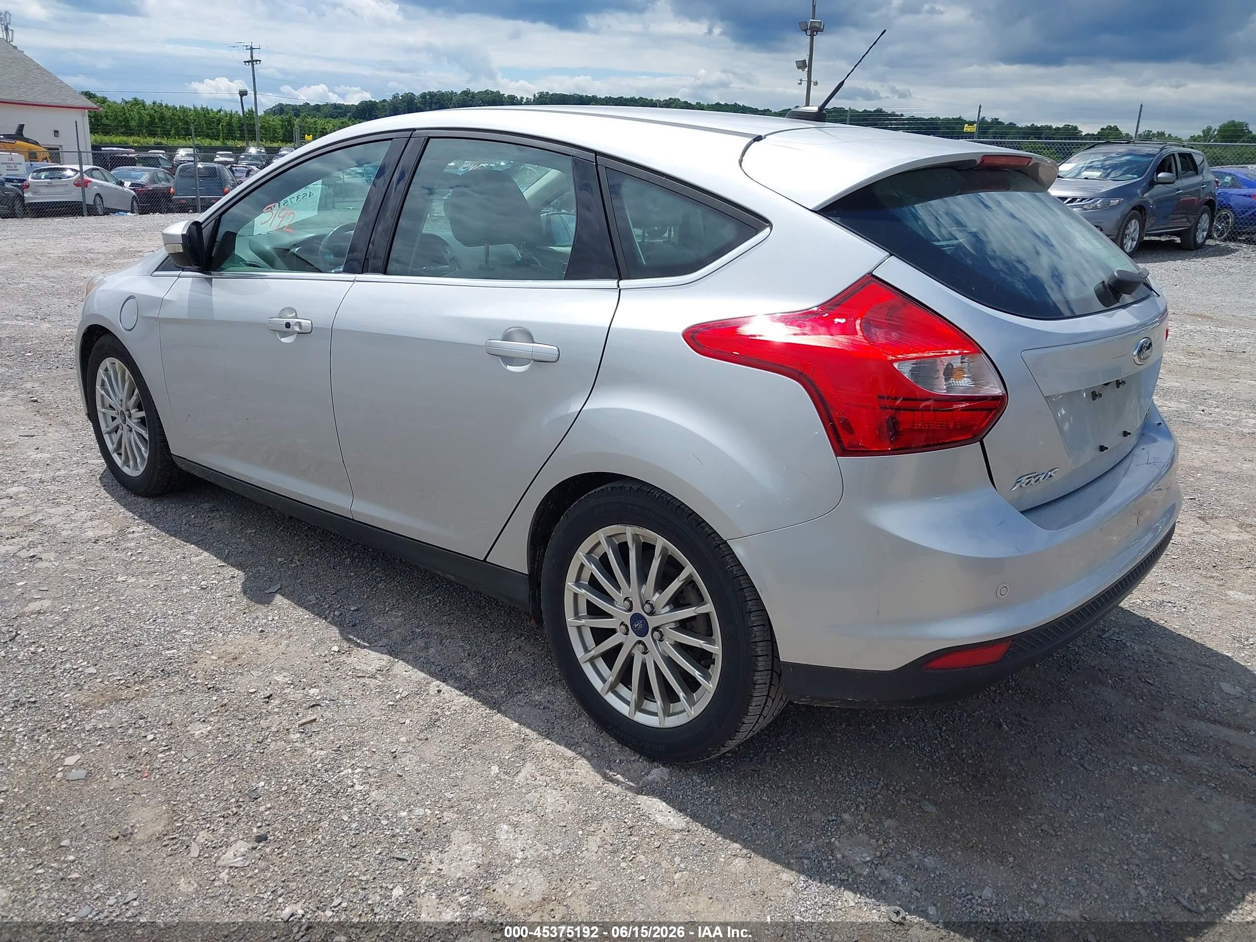 2013 Ford Focus Electric   Silver vin: 1FADP3R4XDL146727