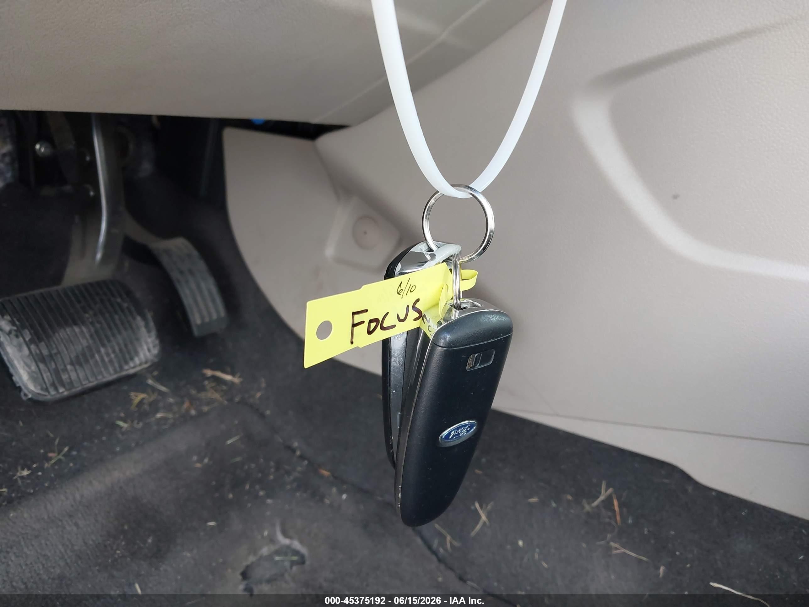 2013 Ford Focus Electric   Silver vin: 1FADP3R4XDL146727