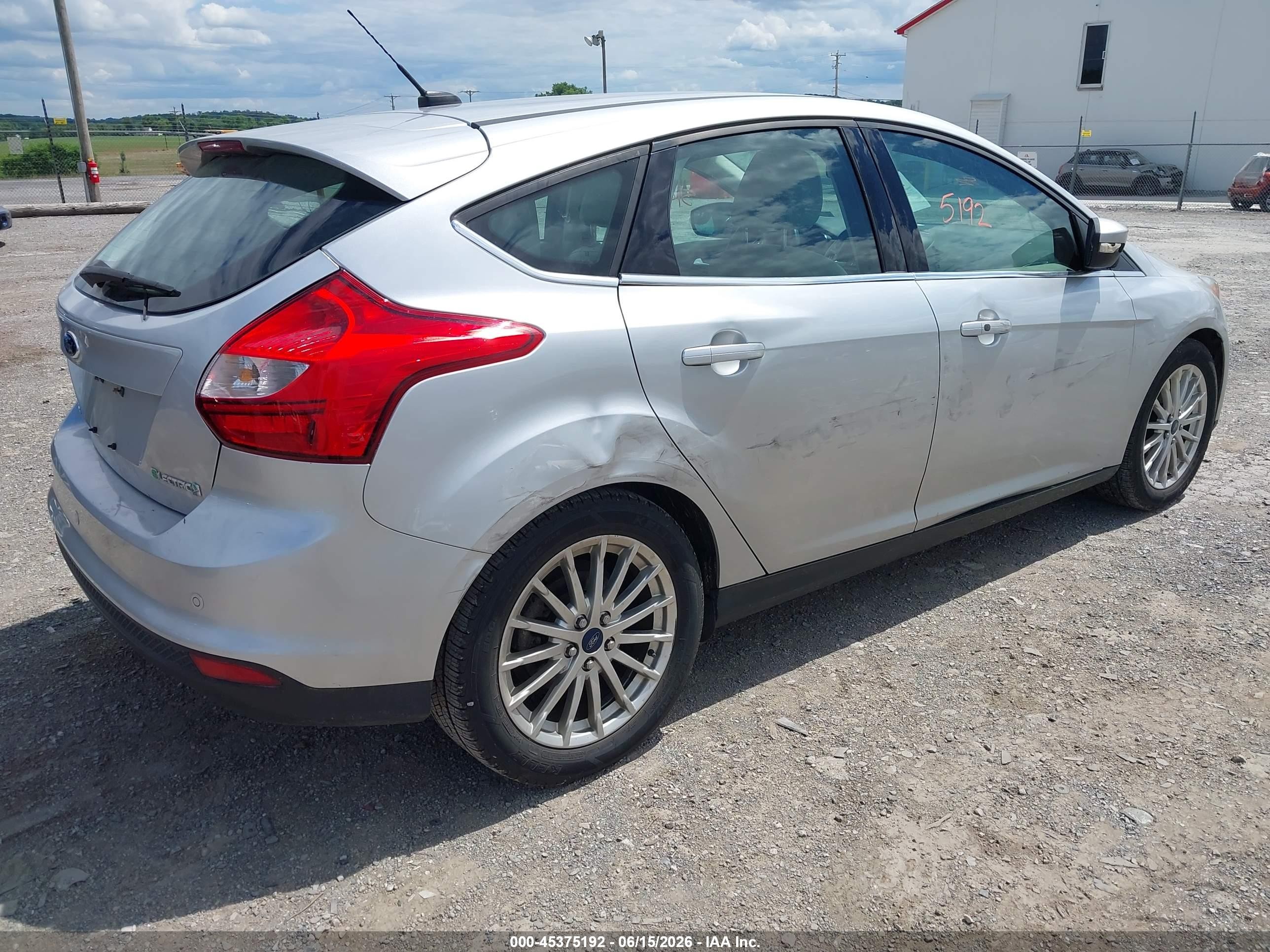2013 Ford Focus Electric   Silver vin: 1FADP3R4XDL146727