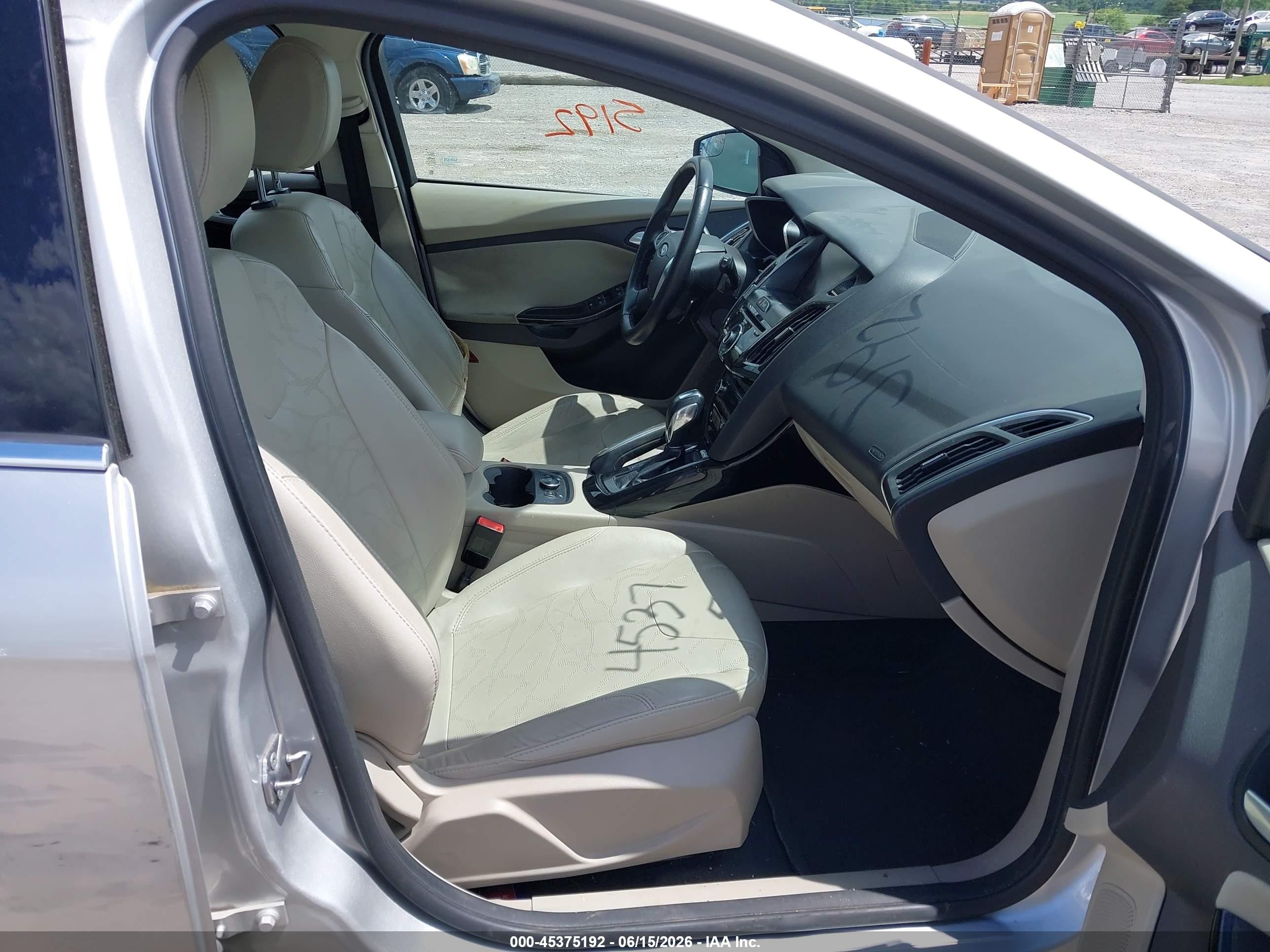 2013 Ford Focus Electric   Silver vin: 1FADP3R4XDL146727