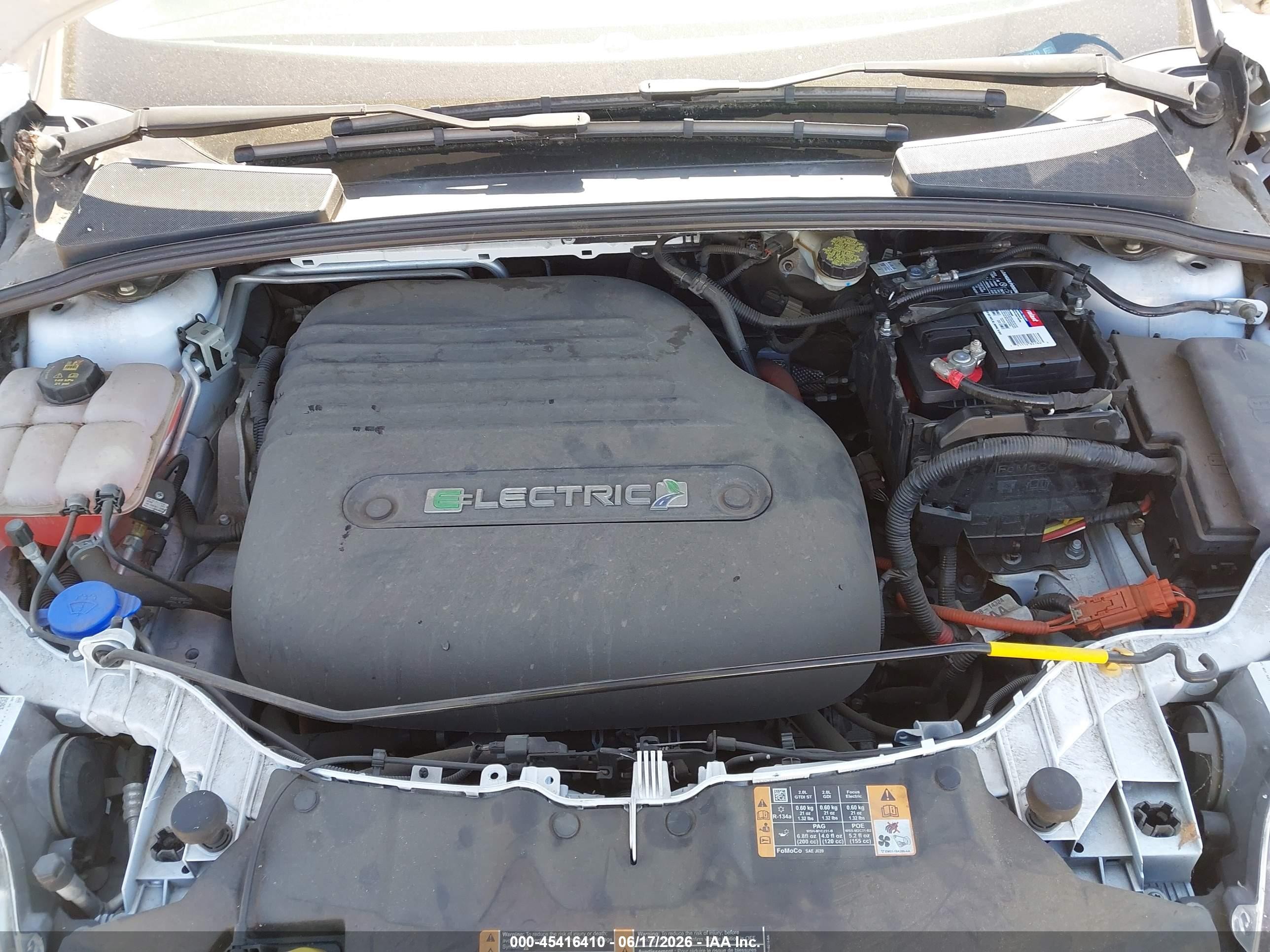 2014 Ford Focus Electric   White vin: 1FADP3R4XEL287329