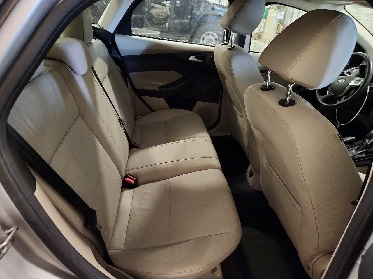 2014 Ford Focus Bev Silver vin: 1FADP3R4XEL330308